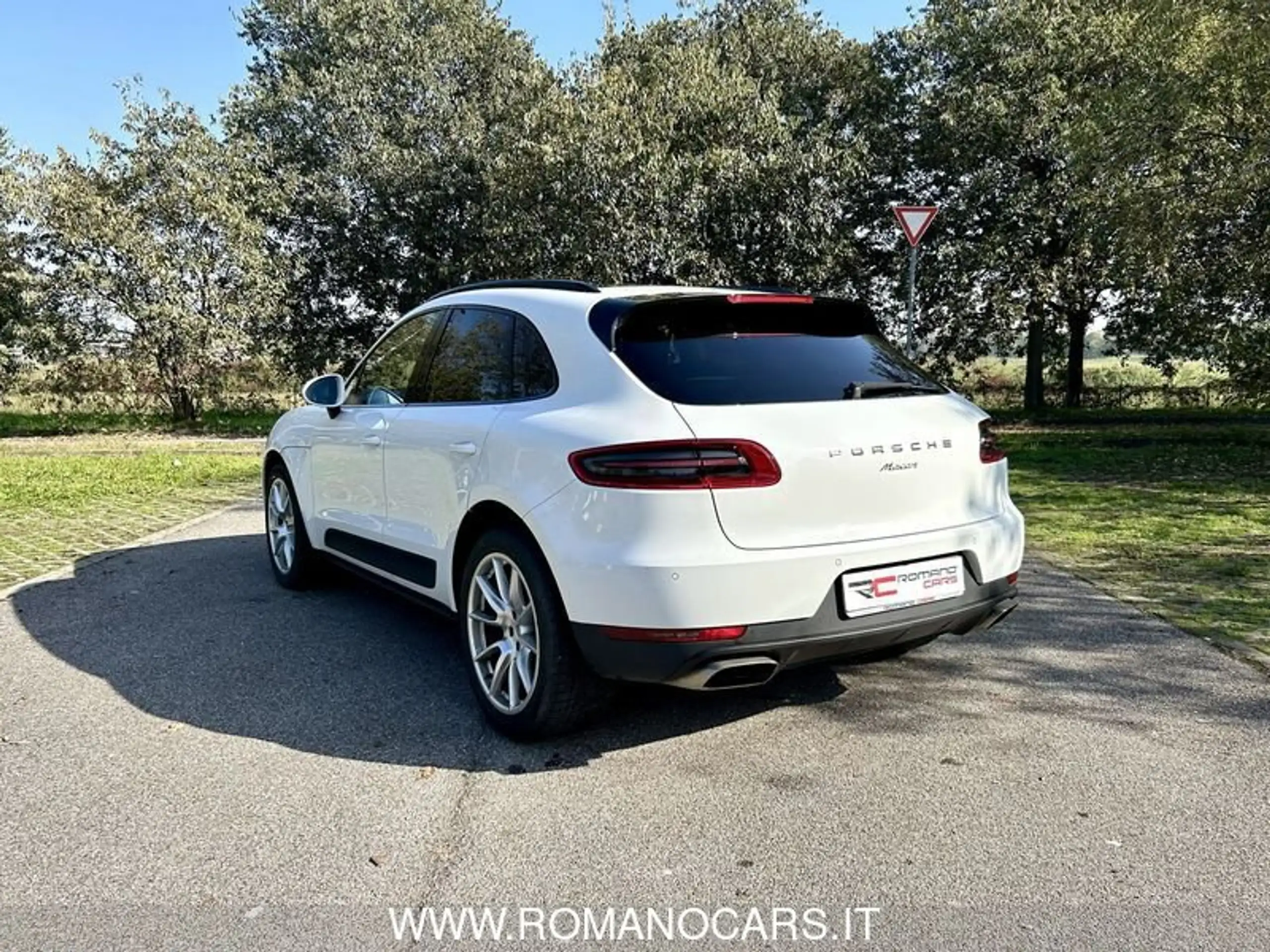 Porsche - Macan