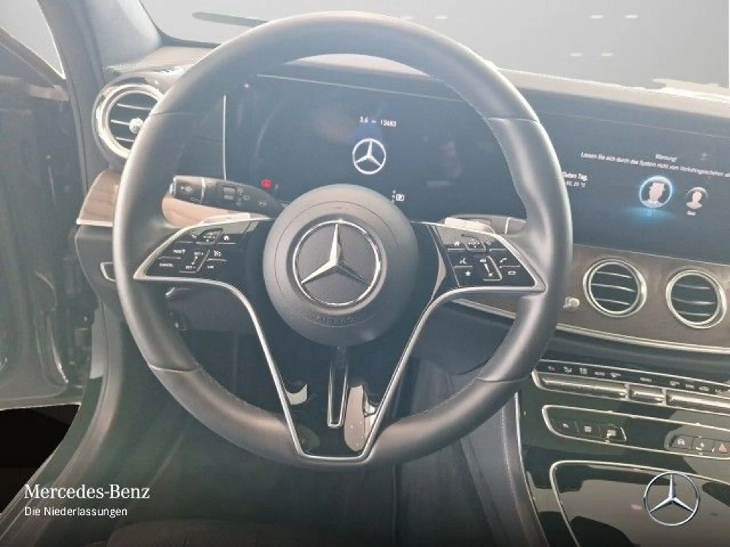 Mercedes-Benz - E 220