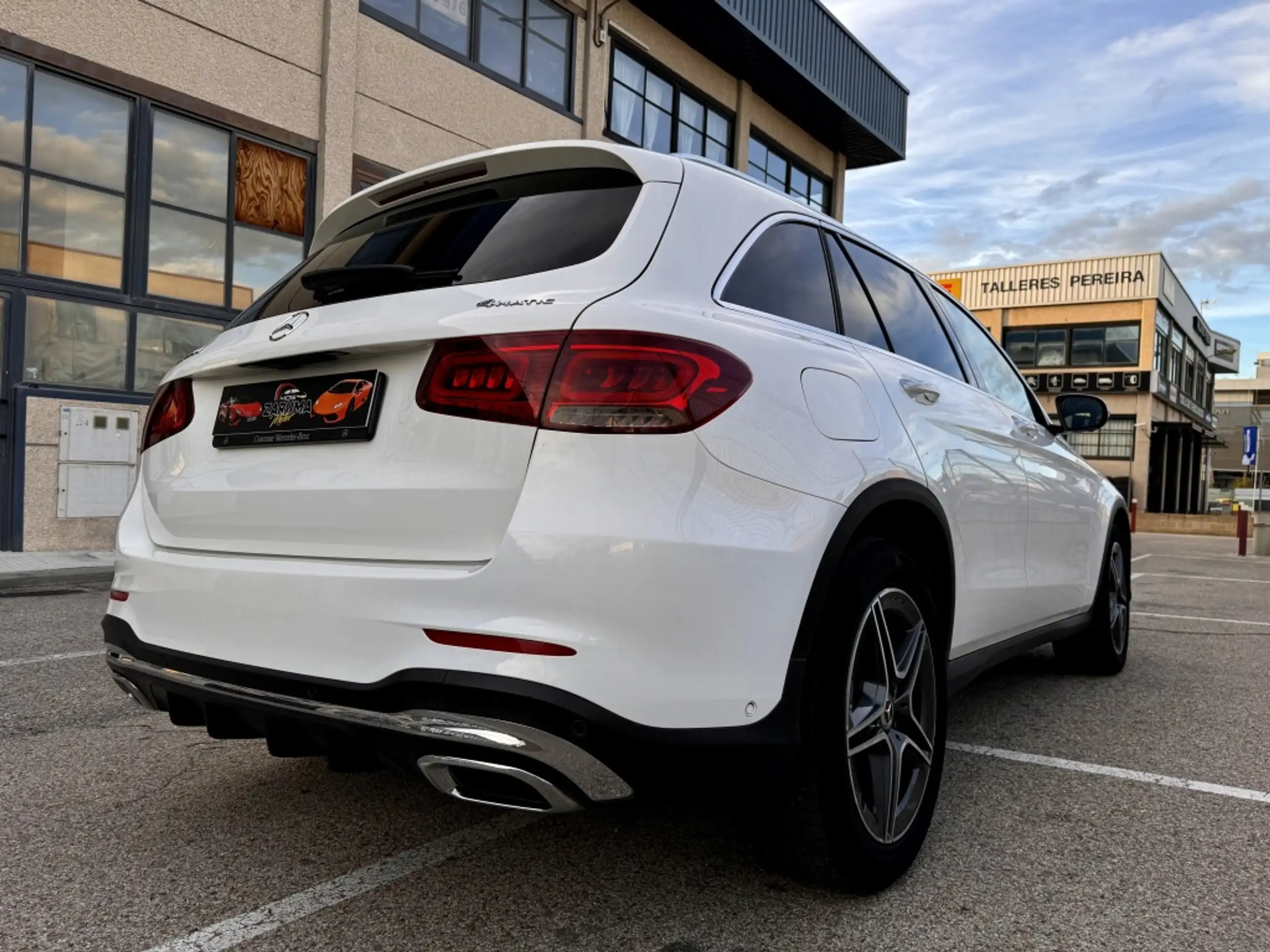 Mercedes-Benz - GLC 220