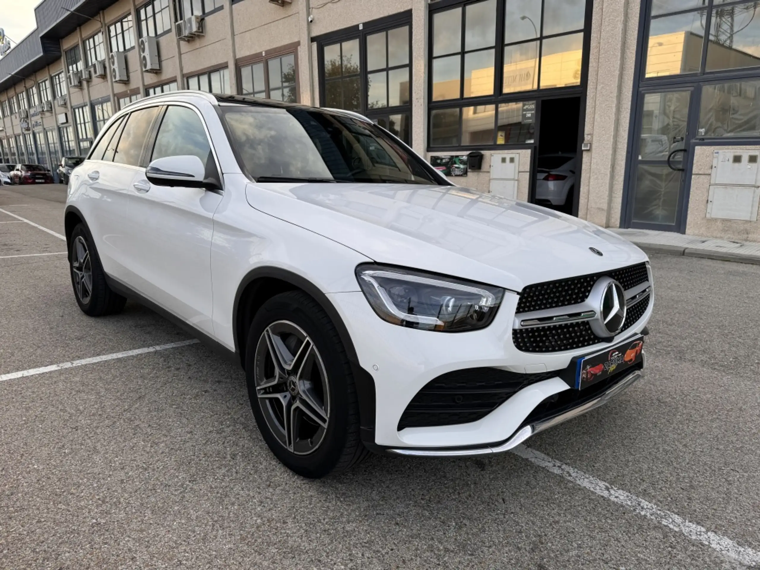 Mercedes-Benz - GLC 220