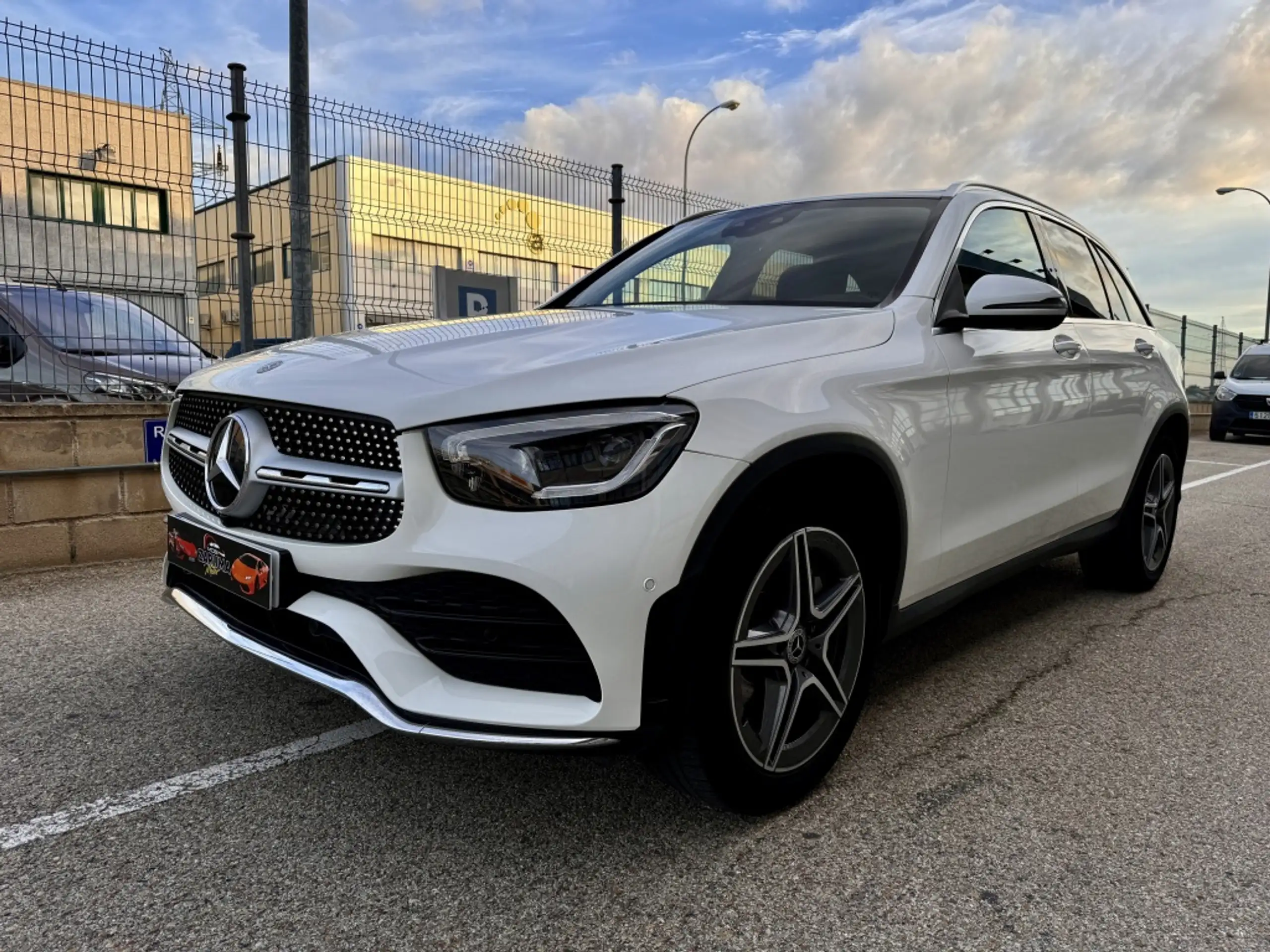 Mercedes-Benz - GLC 220