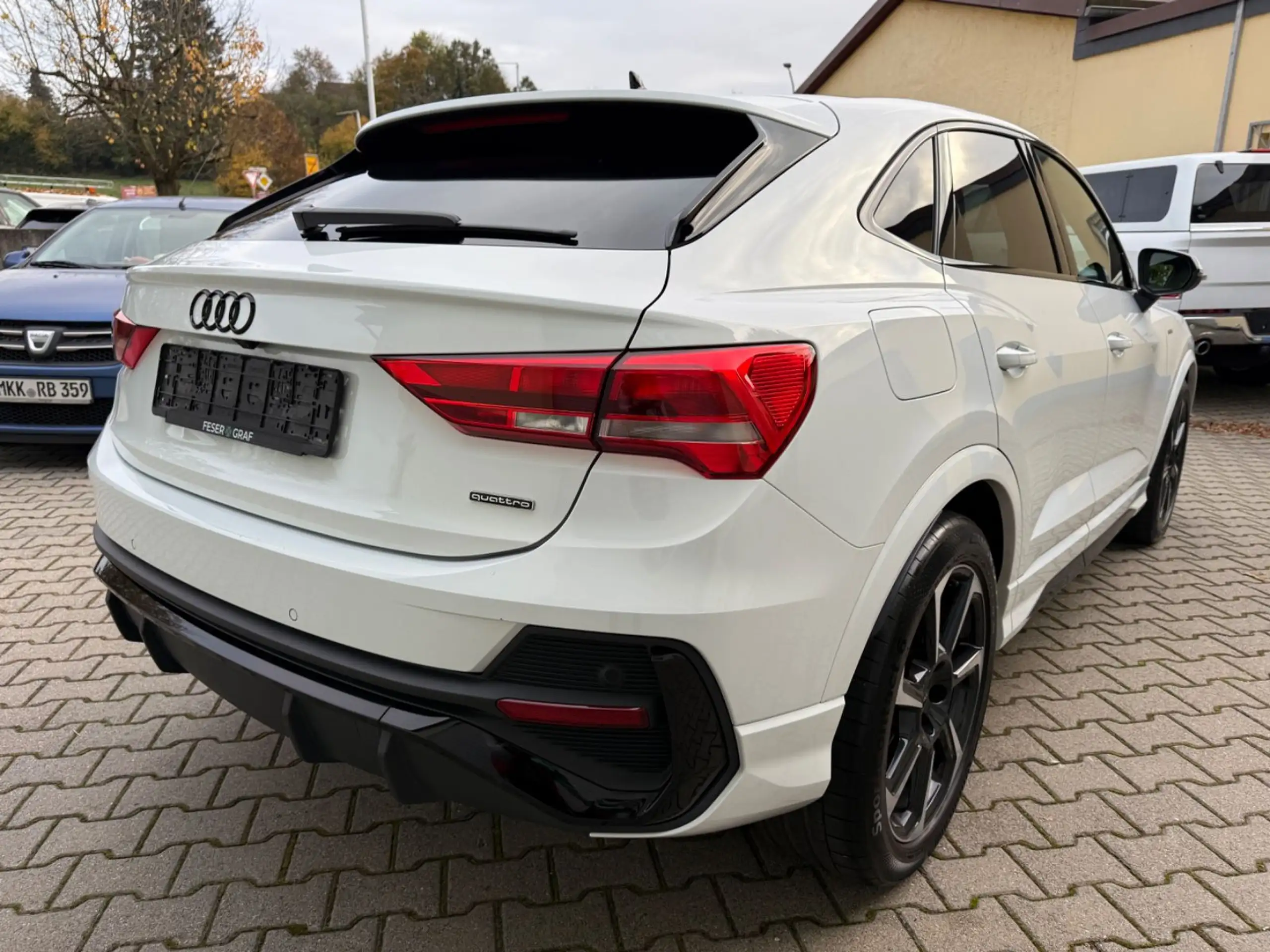 Audi - Q3