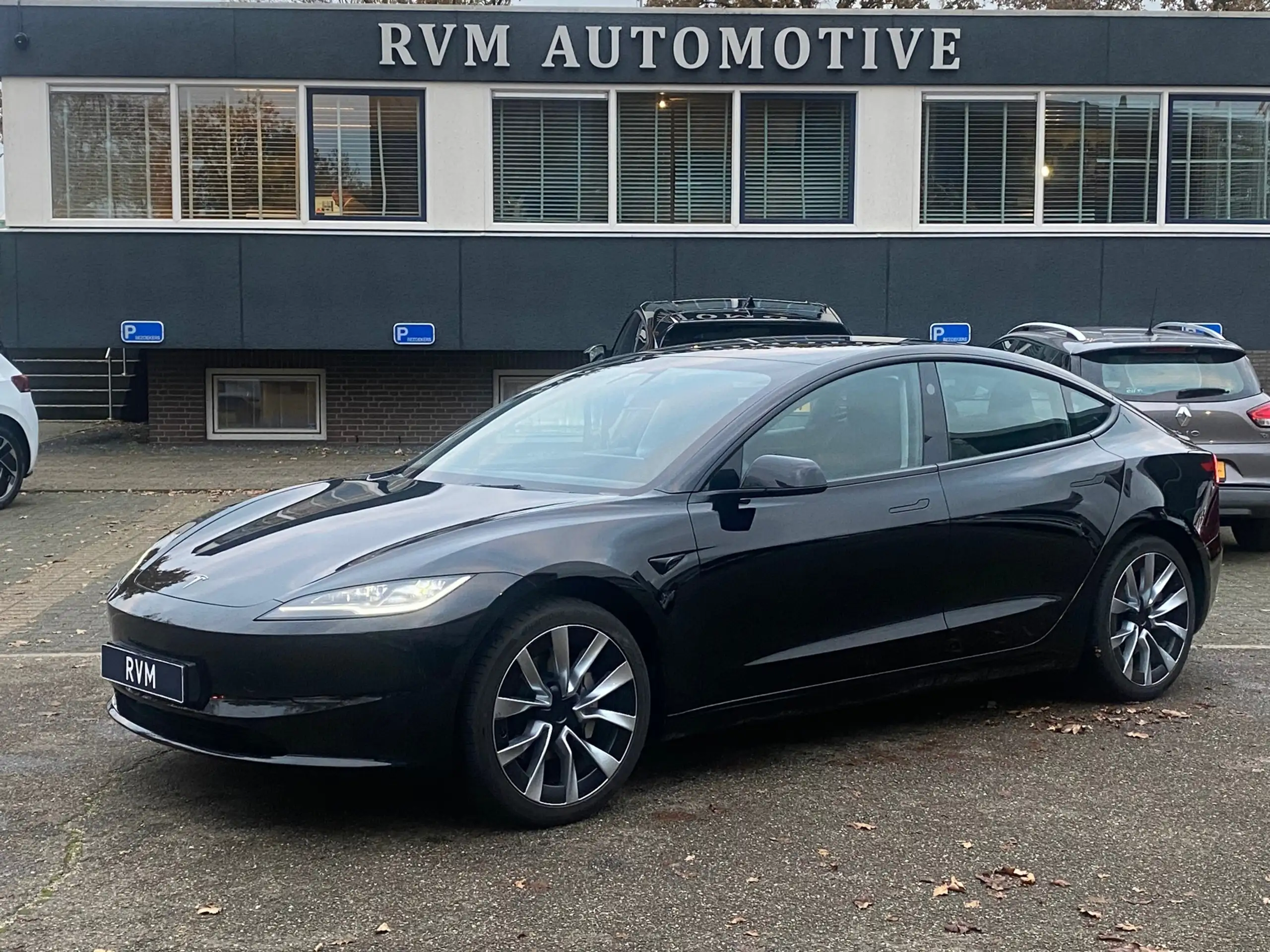 Tesla - Model 3