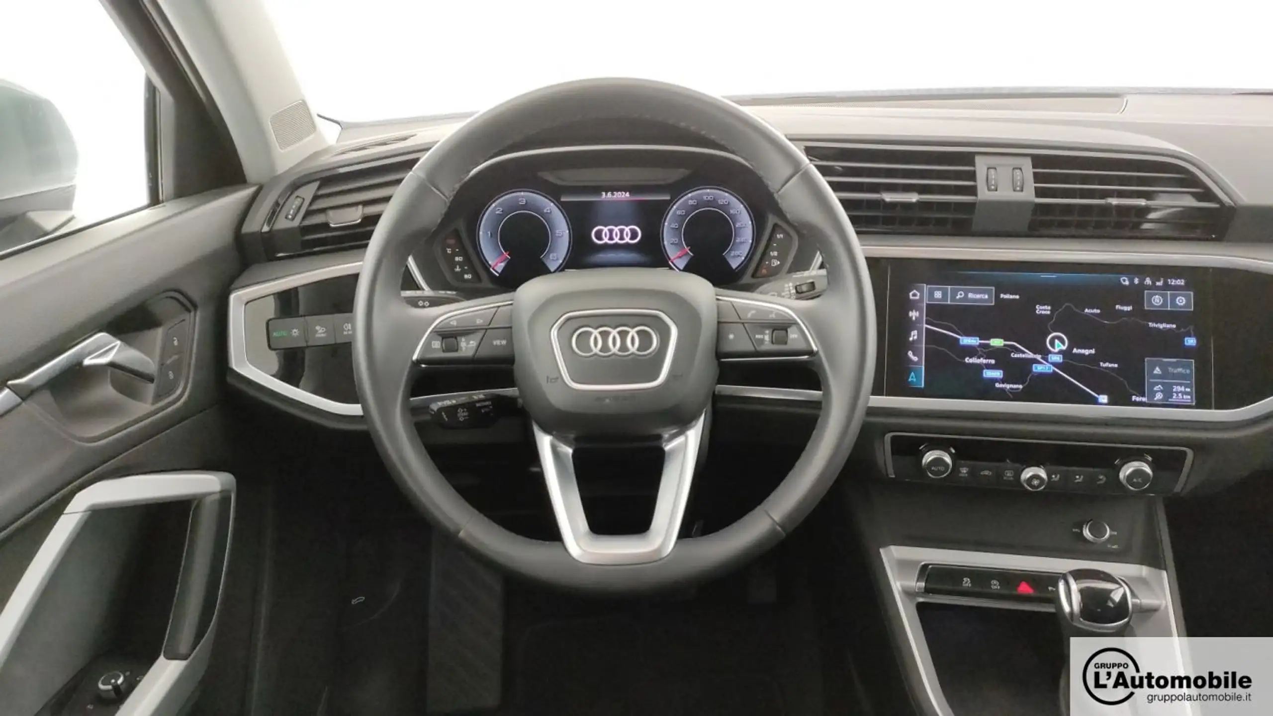 Audi - Q3