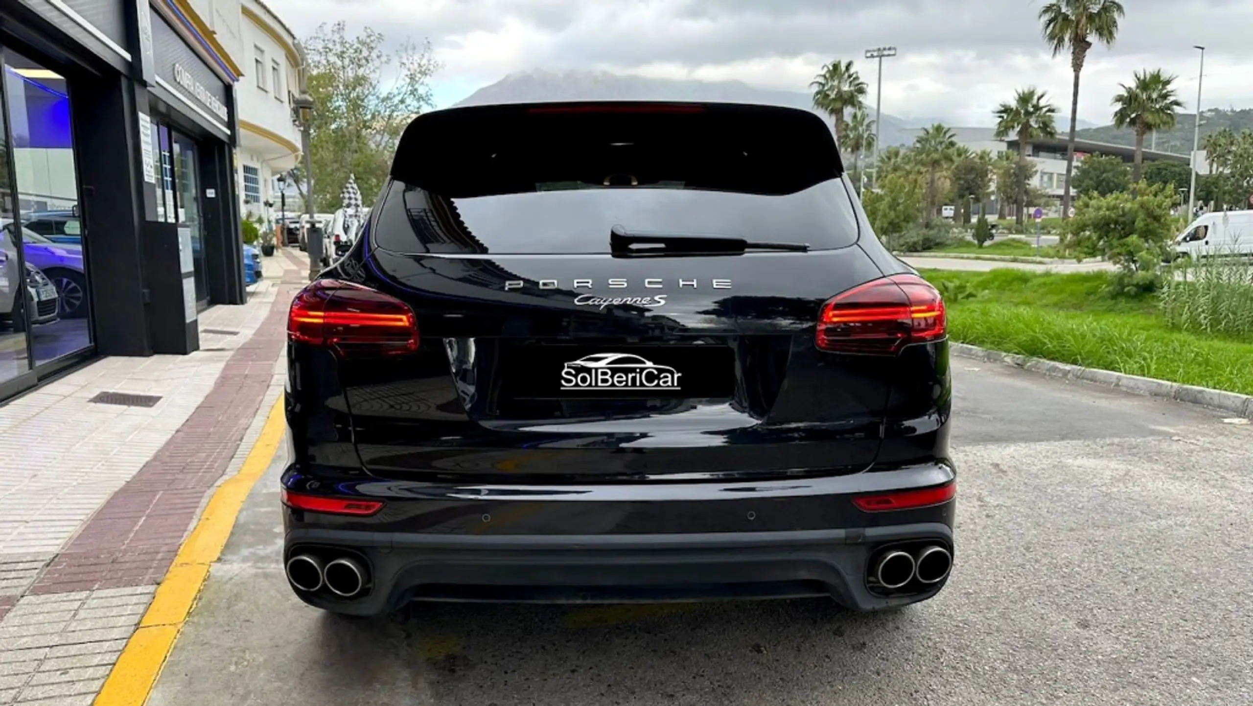 Porsche - Cayenne