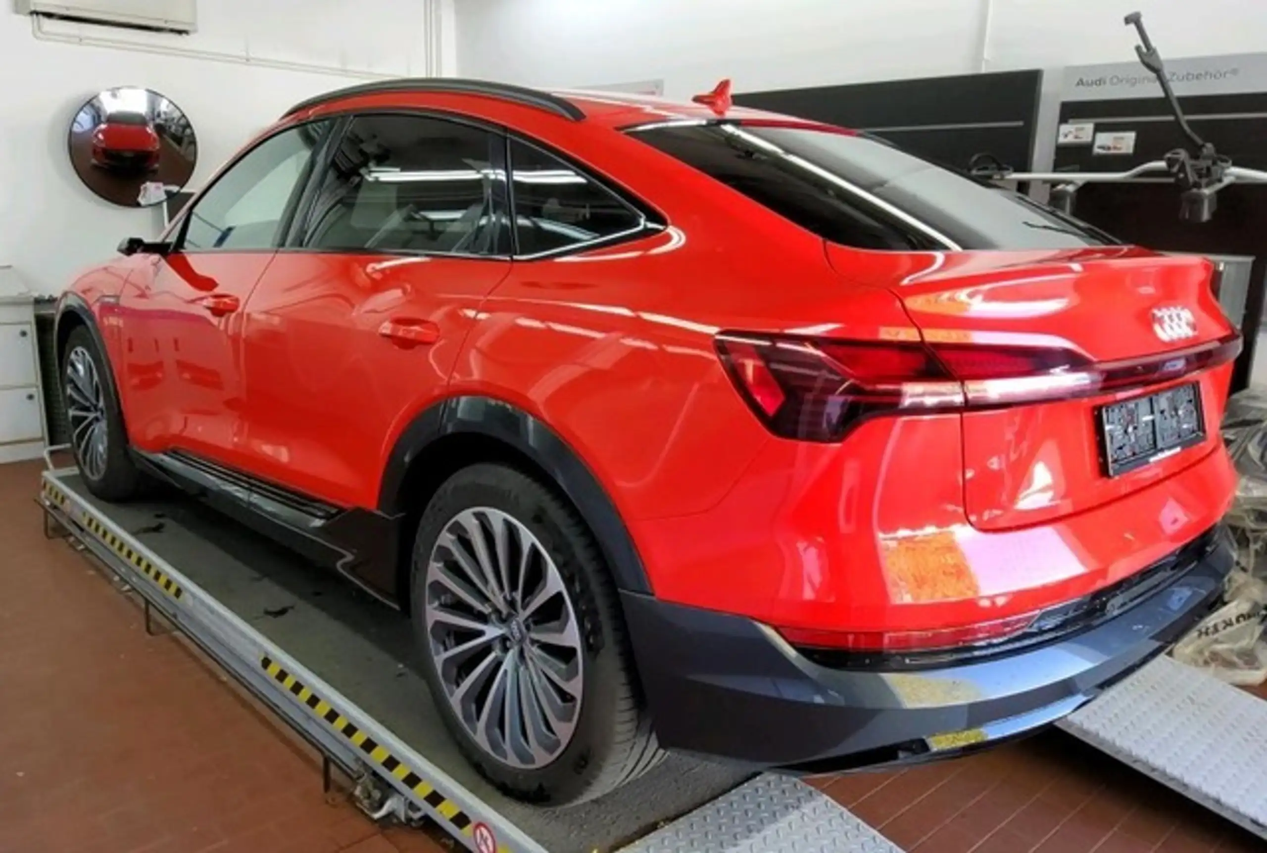 Audi - e-tron