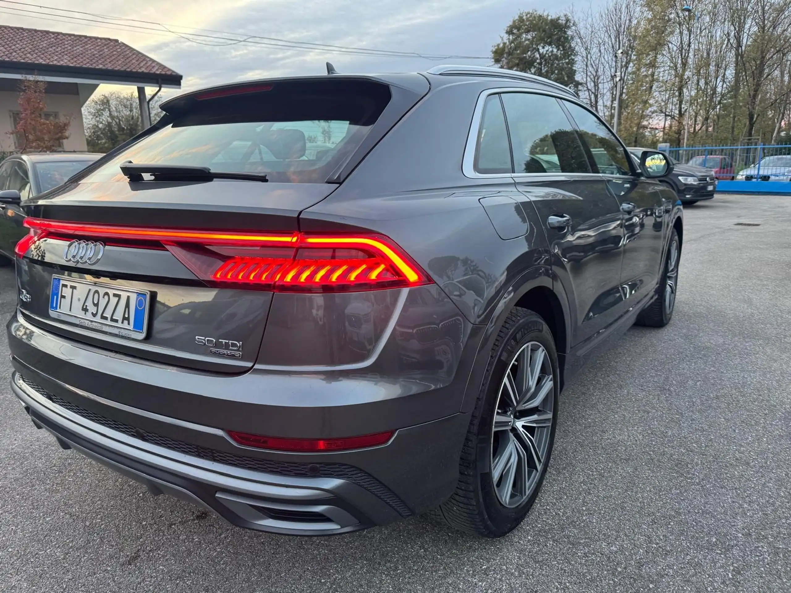 Audi - Q8