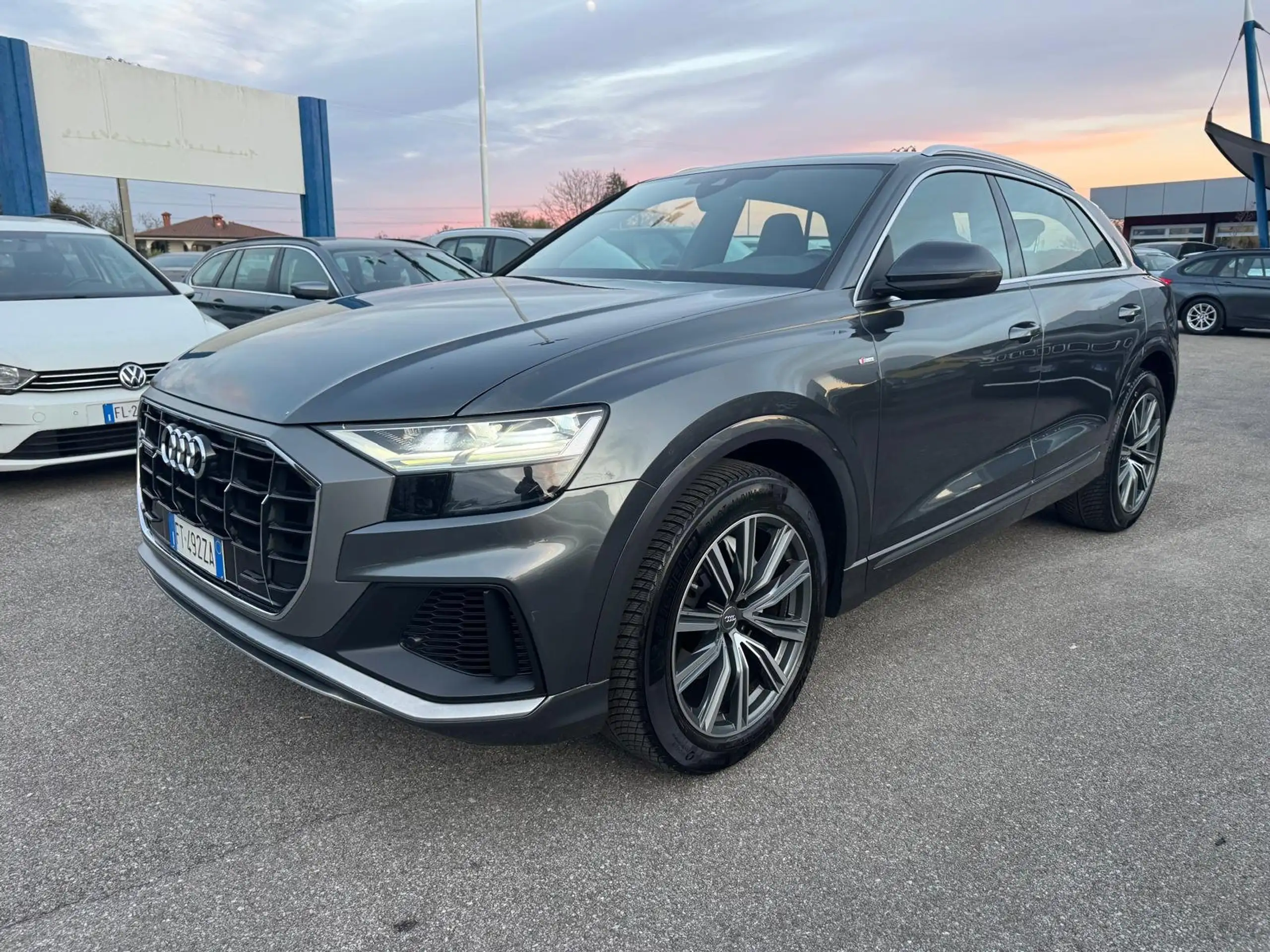 Audi - Q8