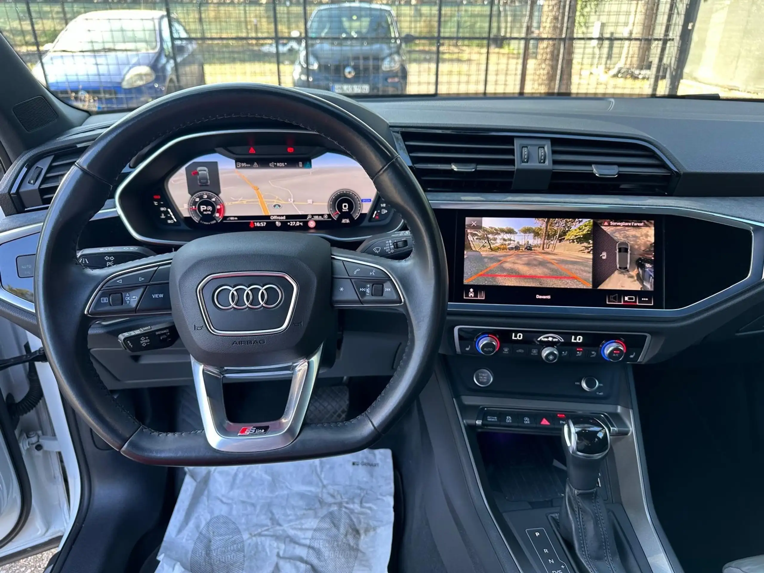 Audi - Q3