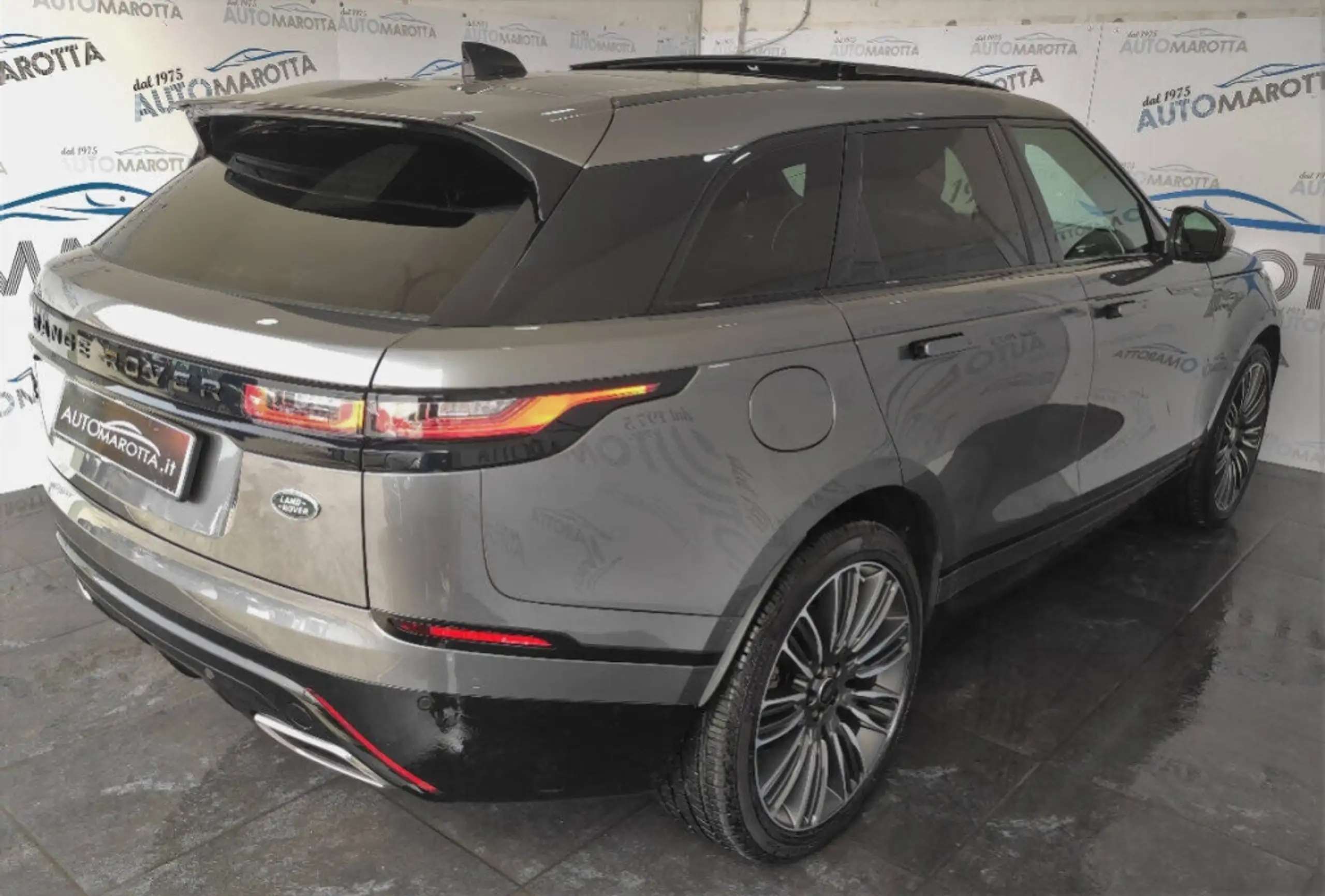 Land Rover - Range Rover Velar