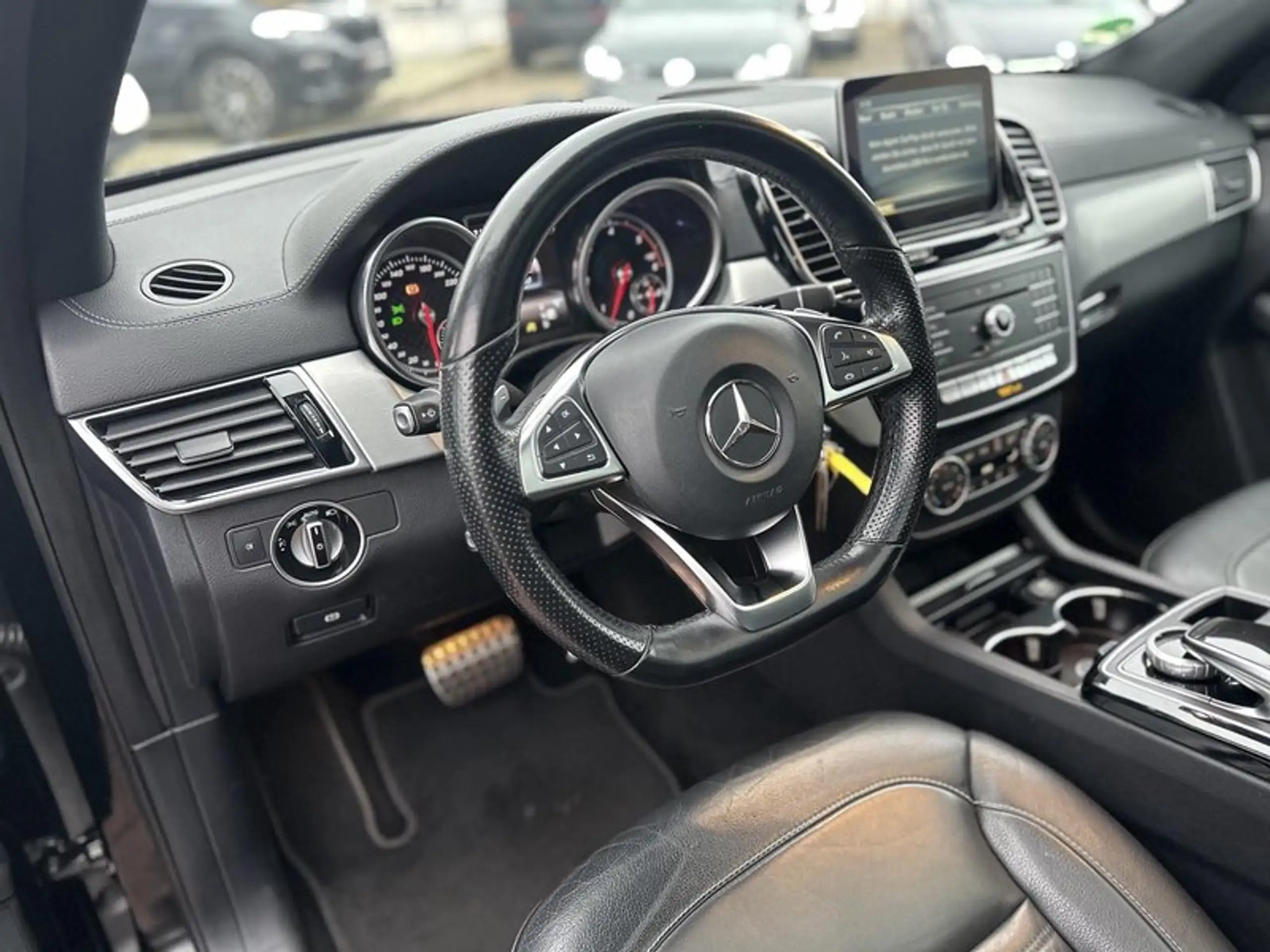 Mercedes-Benz - GLE 350