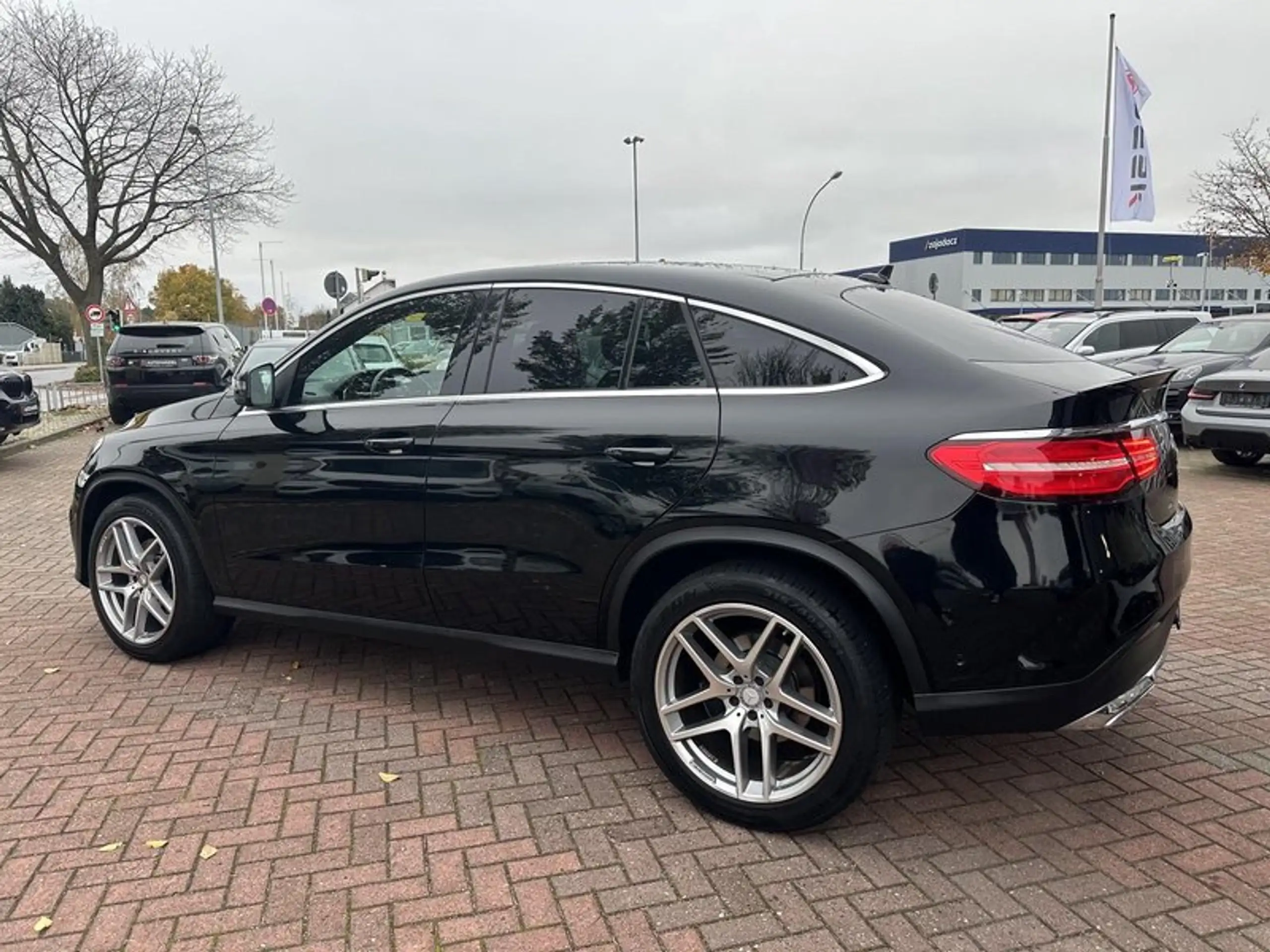 Mercedes-Benz - GLE 350