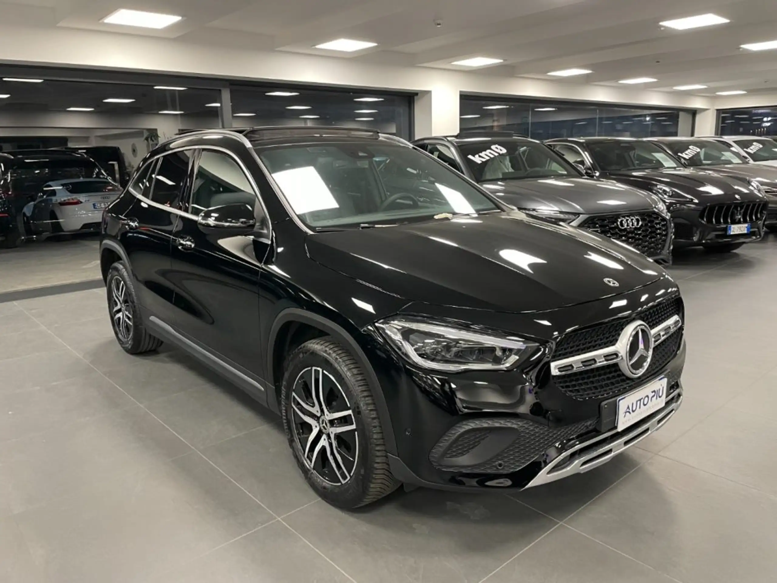 Mercedes-Benz - GLA 200