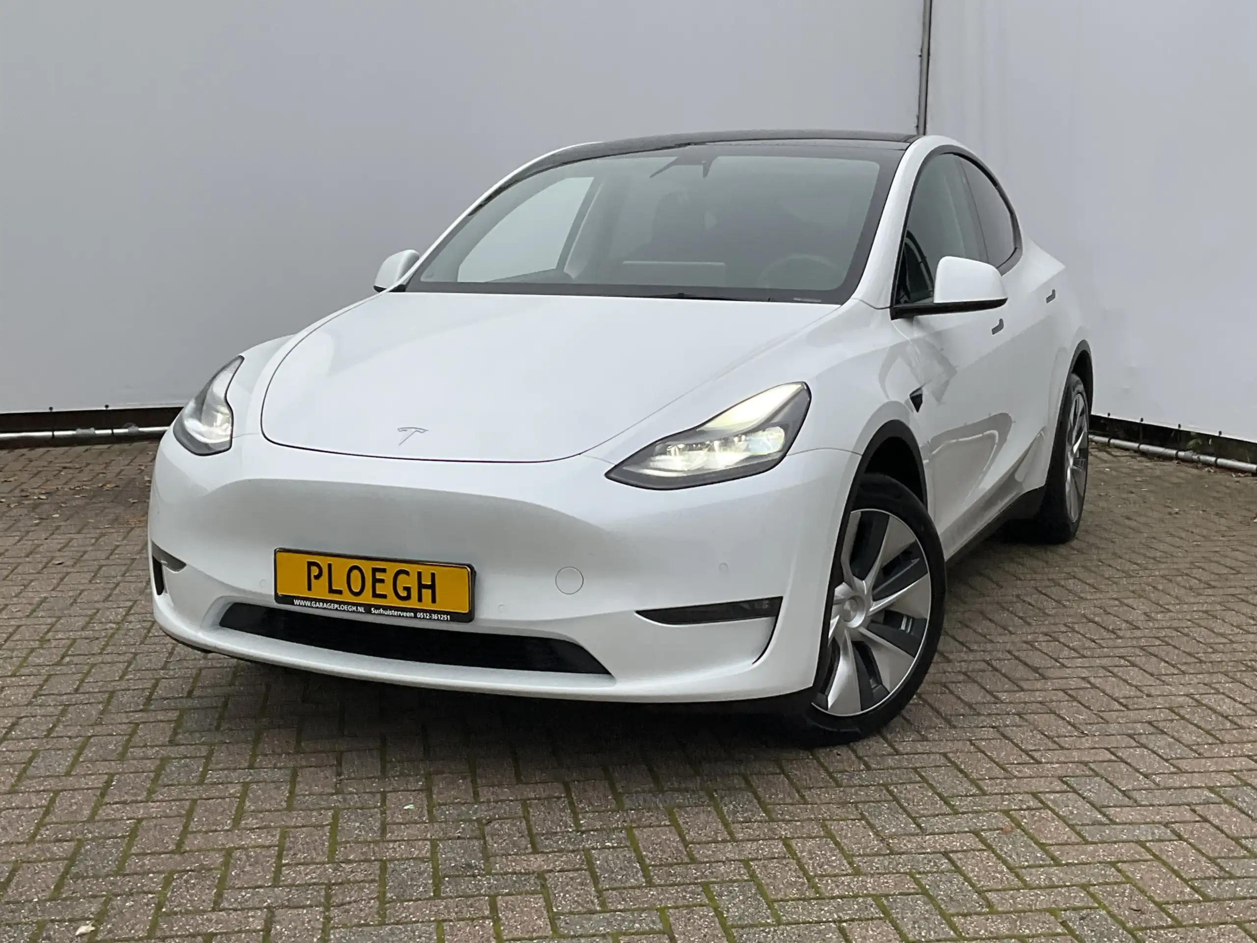 Tesla - Model Y