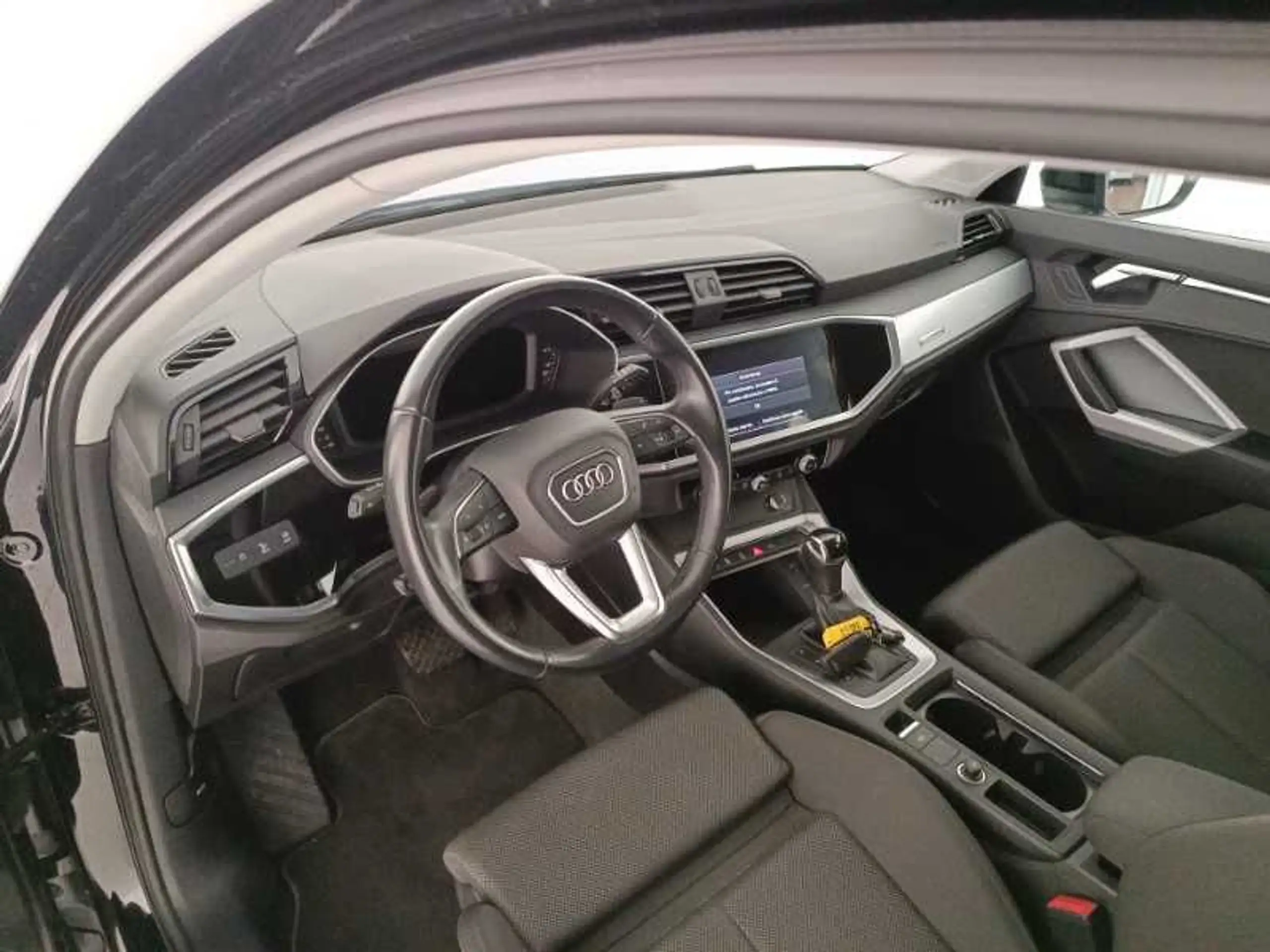 Audi - Q3