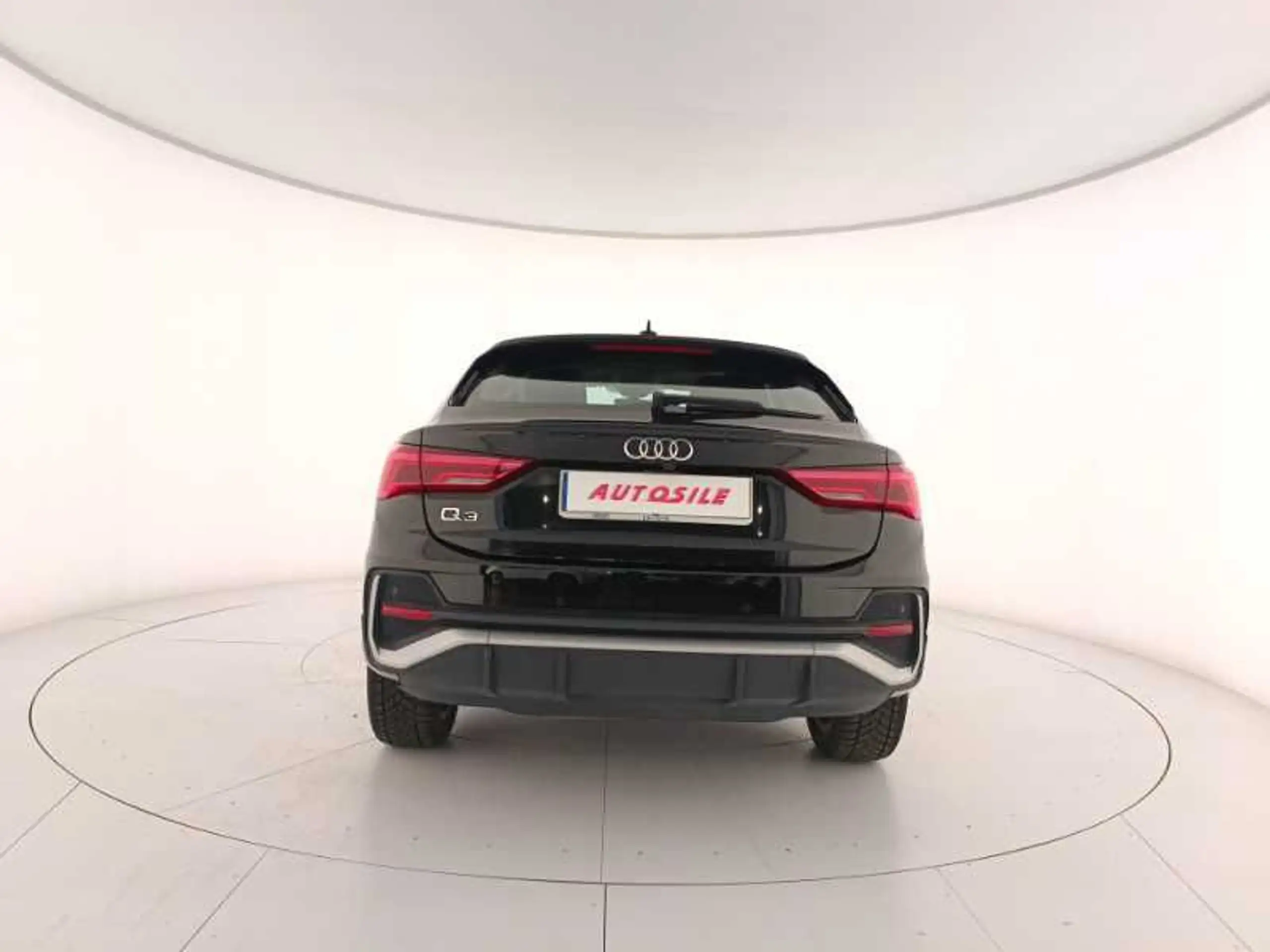 Audi - Q3