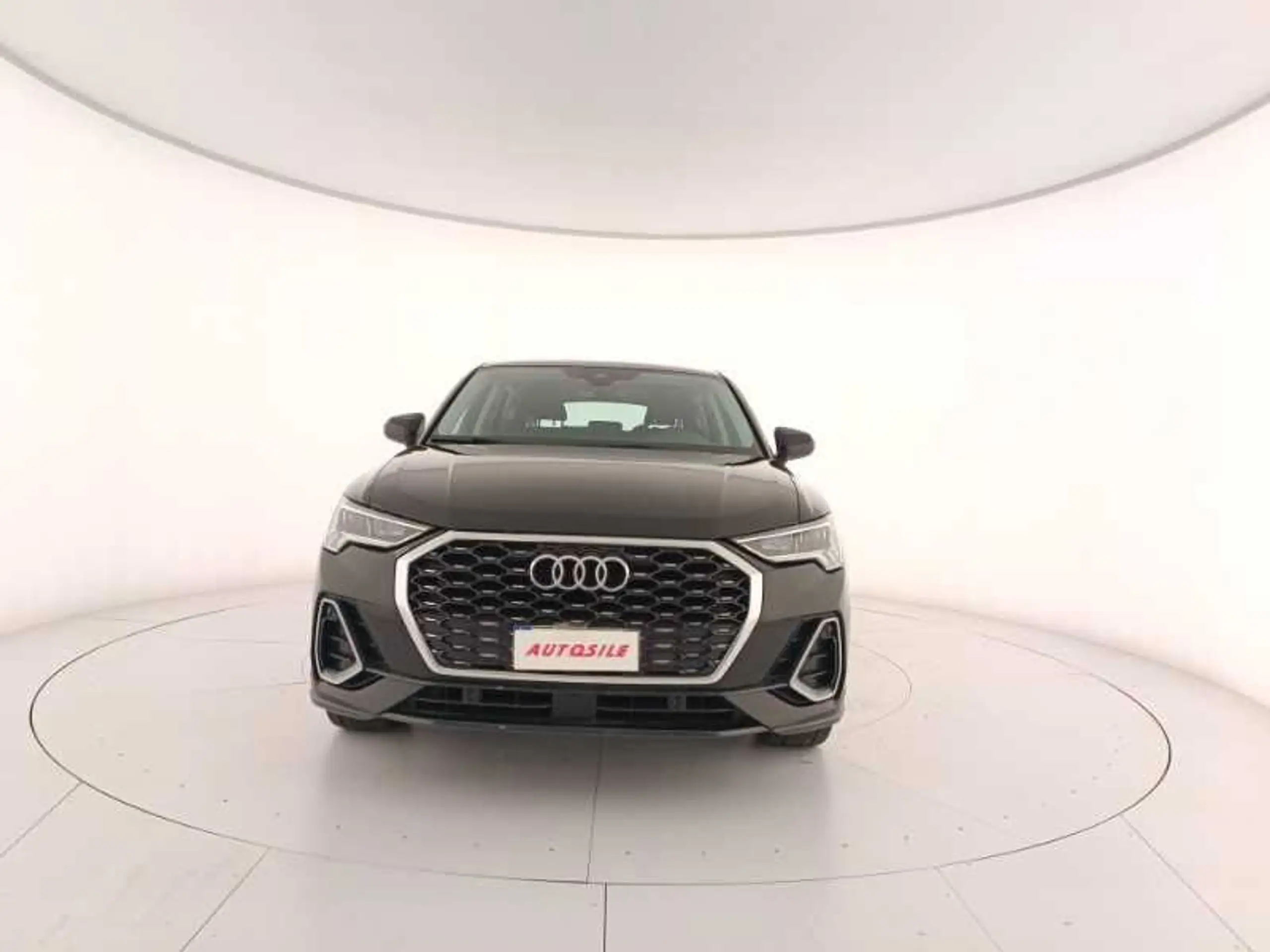 Audi - Q3