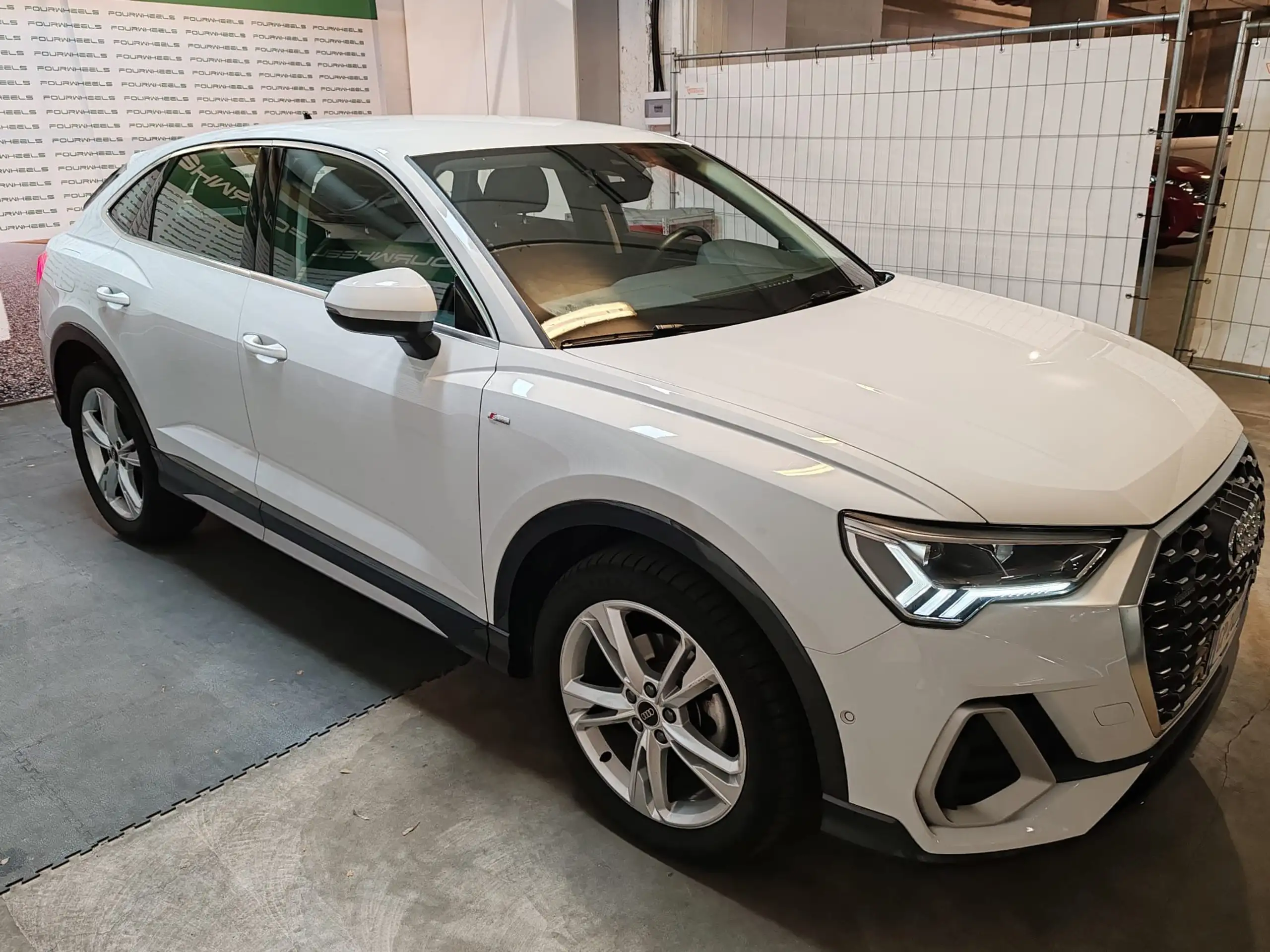 Audi - Q3