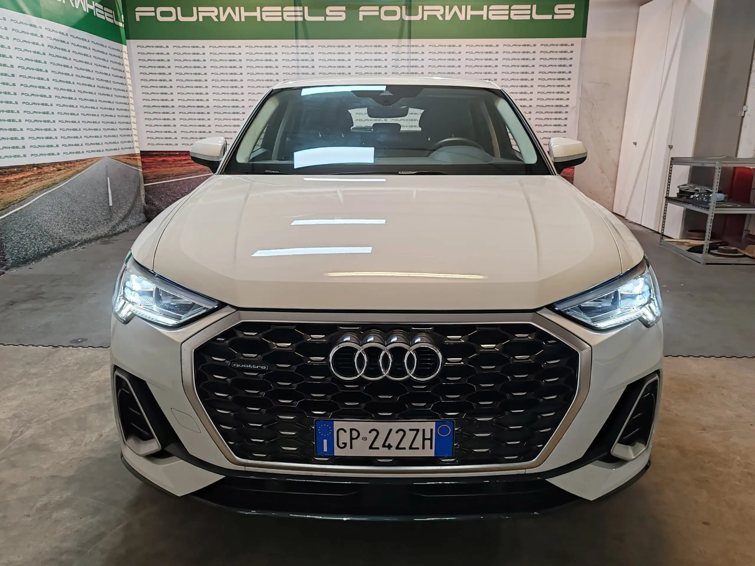 Audi - Q3