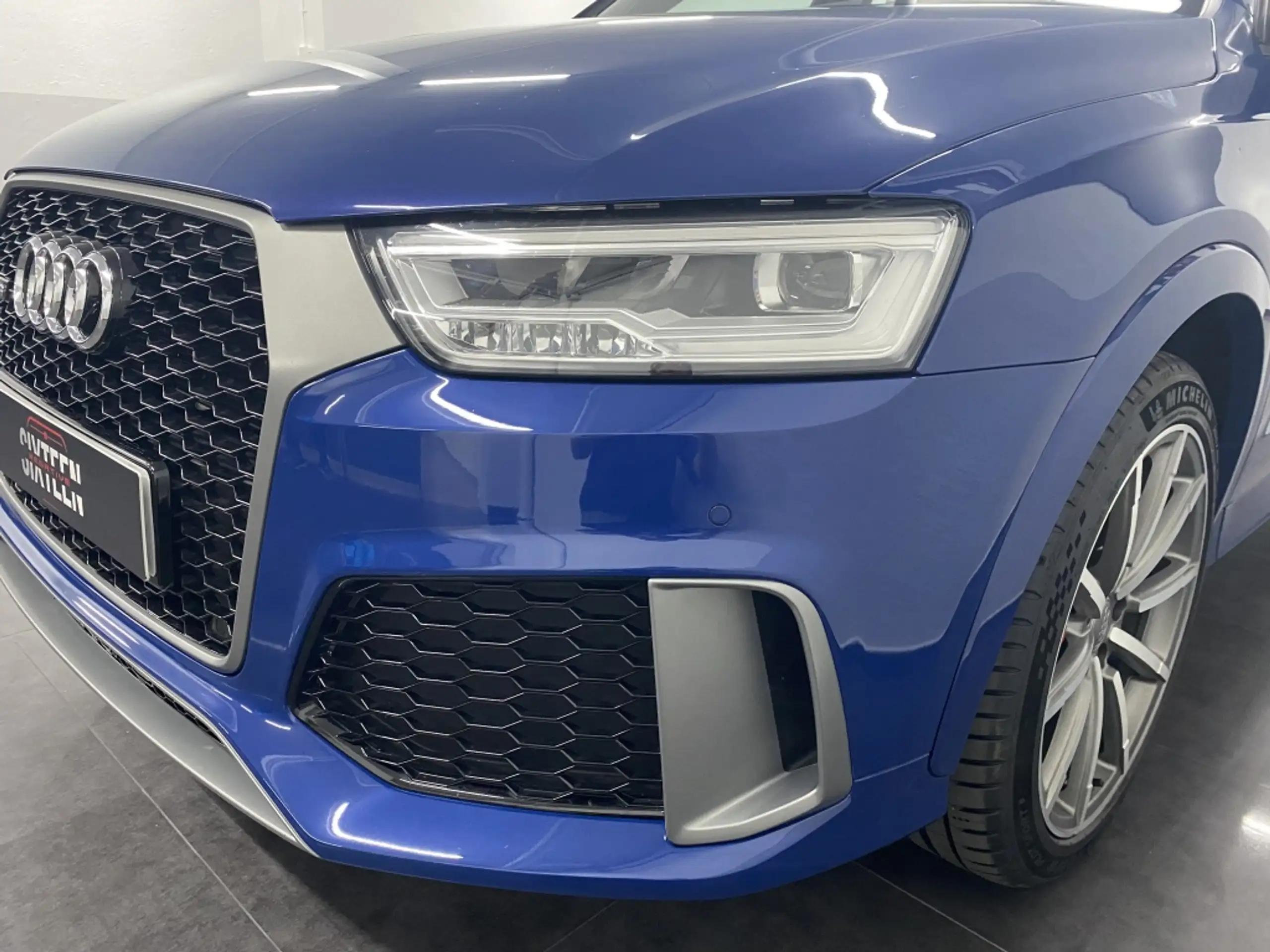 Audi - RS Q3