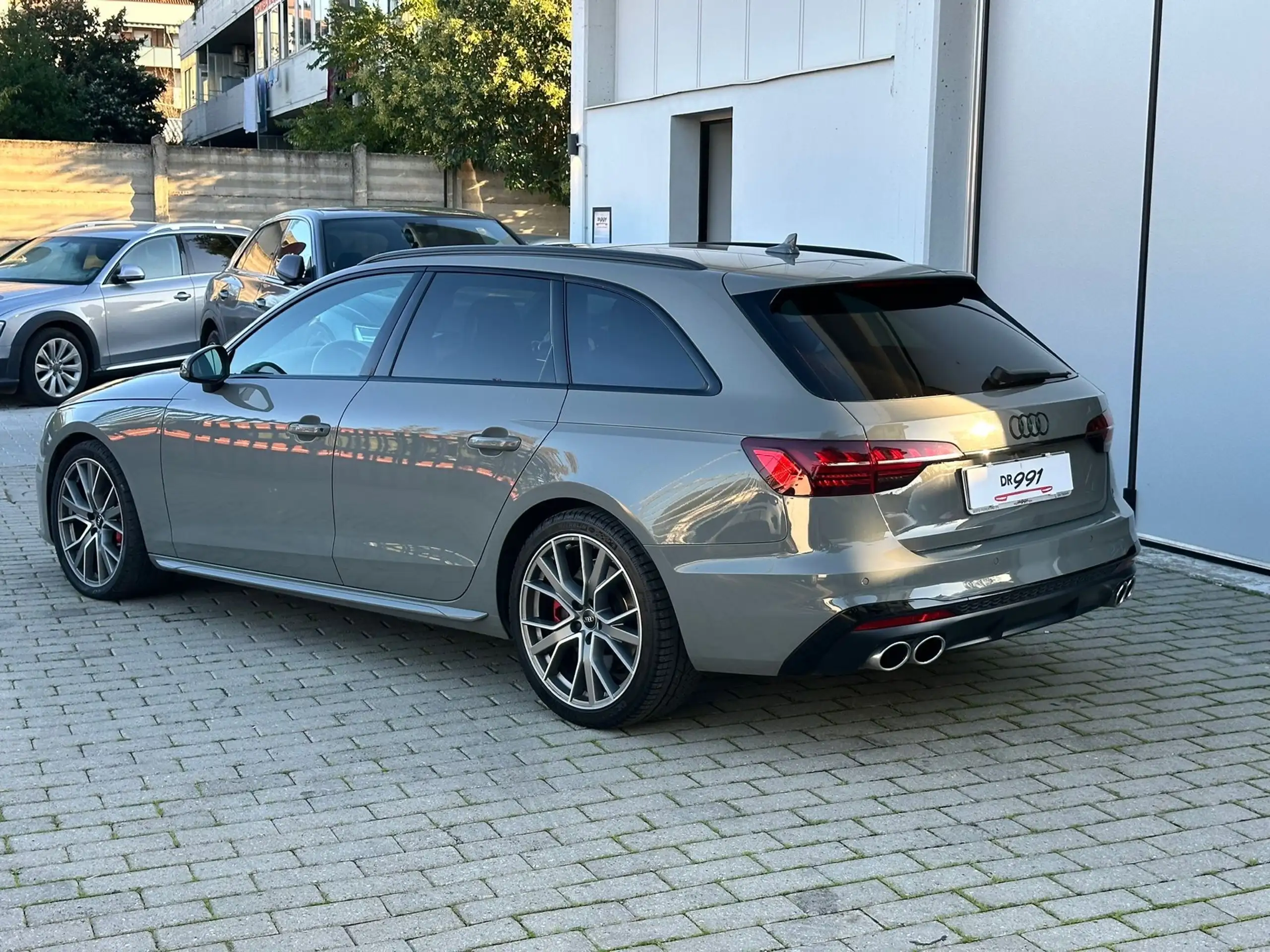 Audi - S4