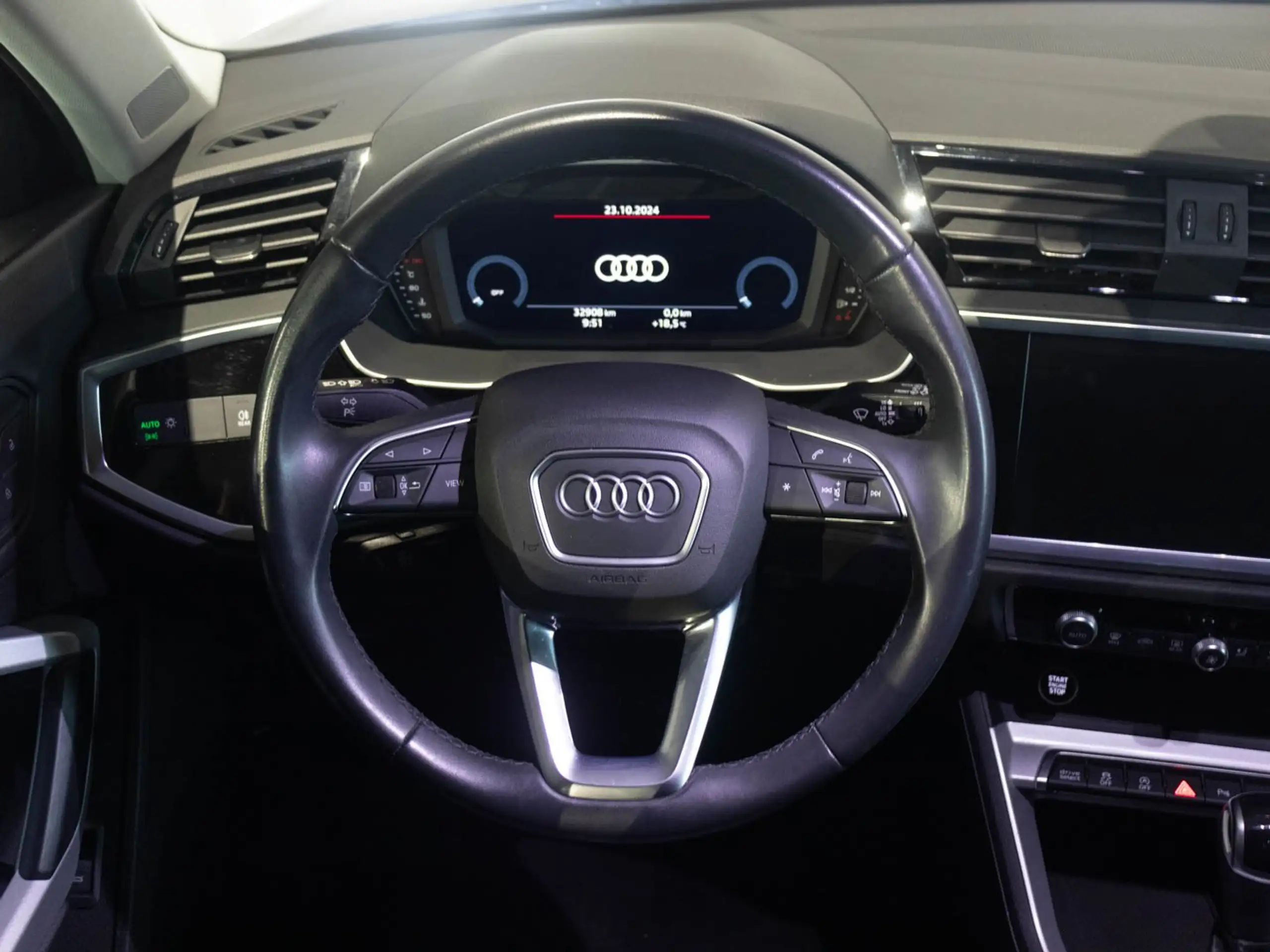 Audi - Q3