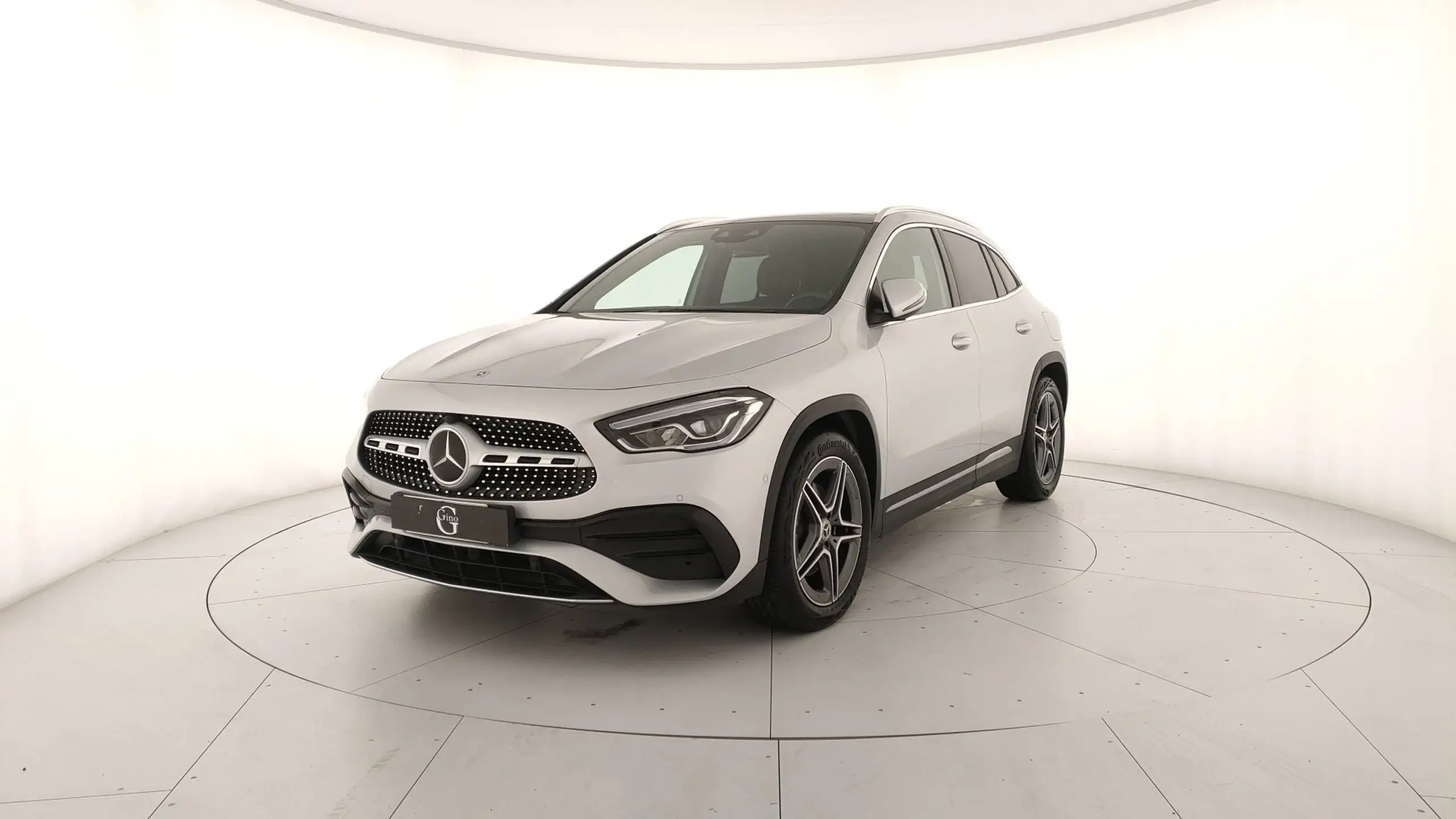 Mercedes-Benz - GLA 200