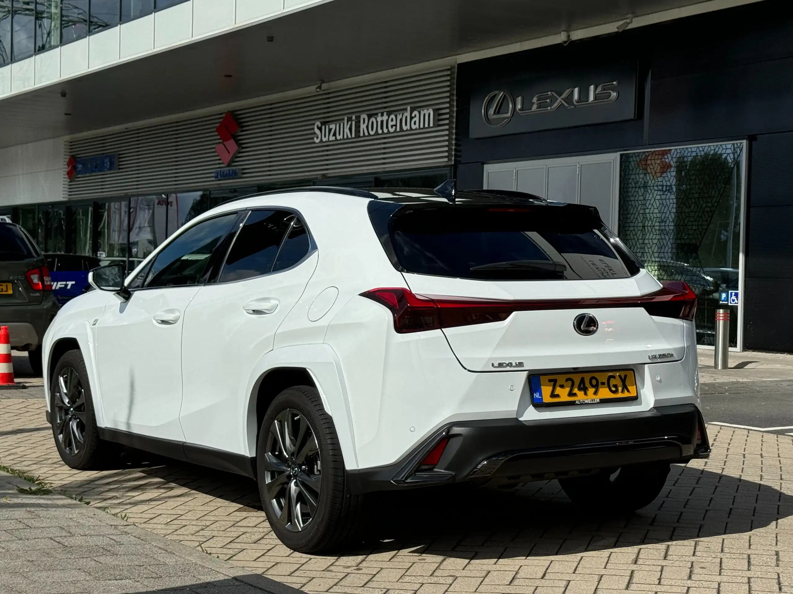 Lexus - UX 250h