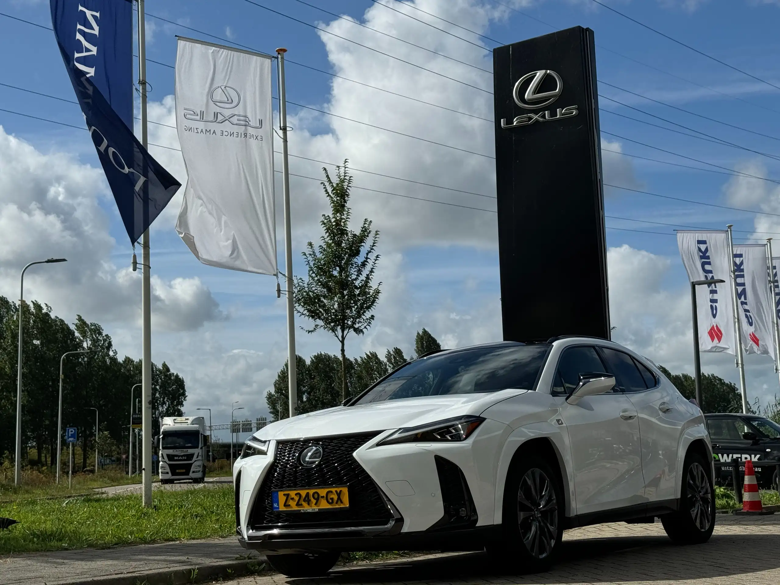 Lexus - UX 250h