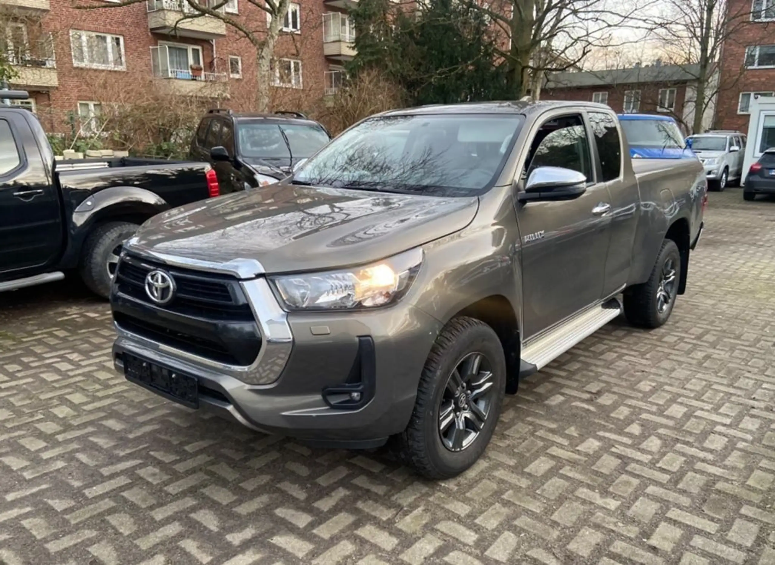 Toyota - Hilux