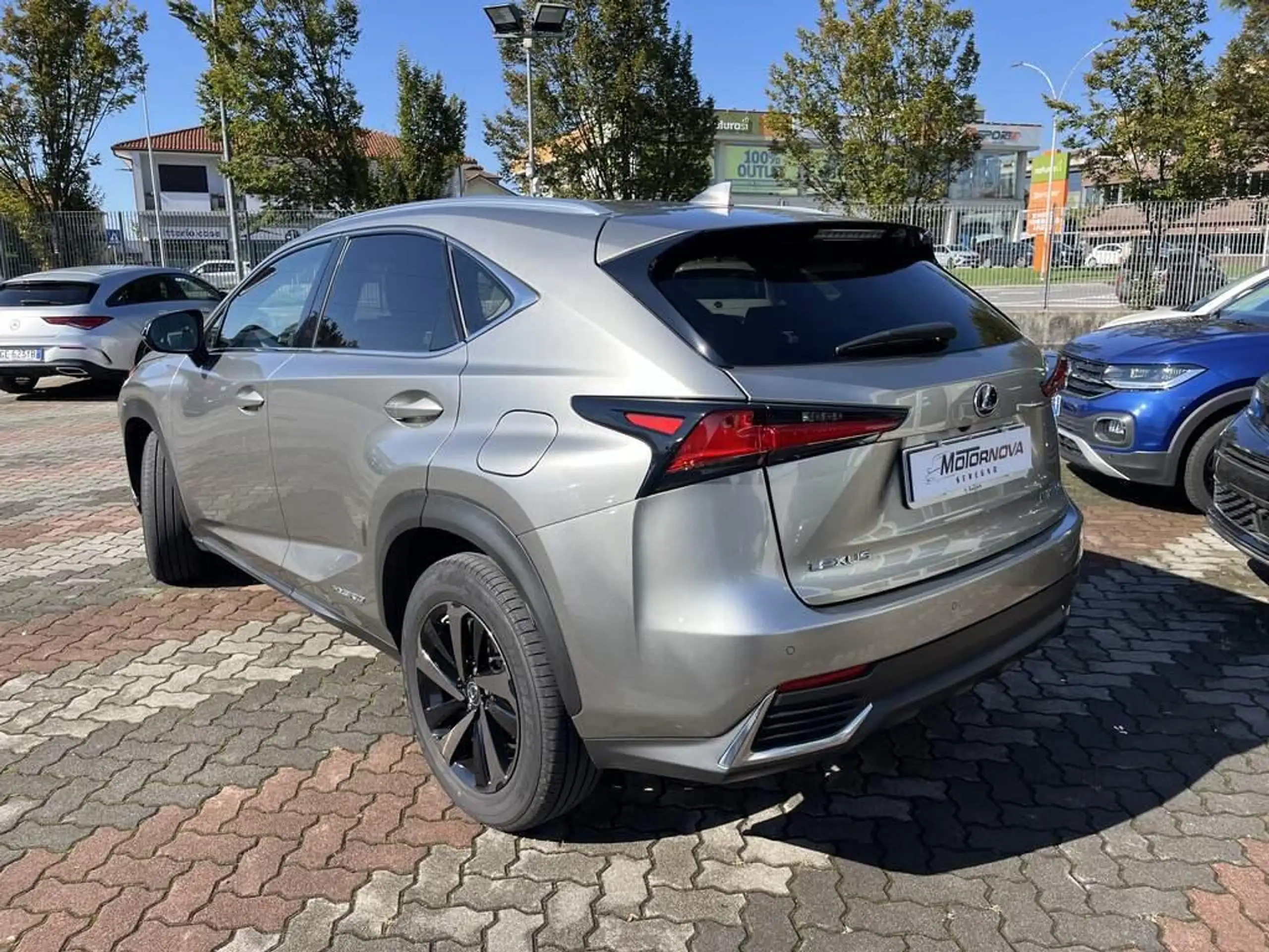 Lexus - NX 300