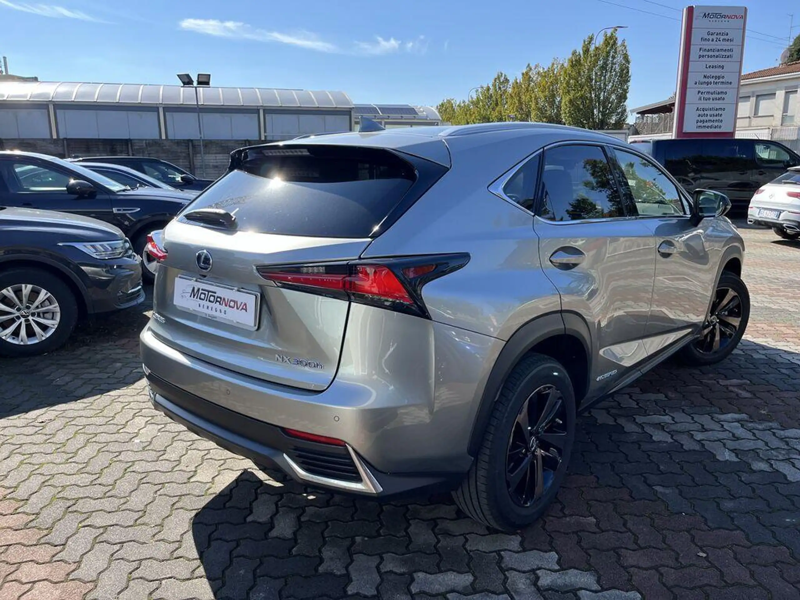 Lexus - NX 300