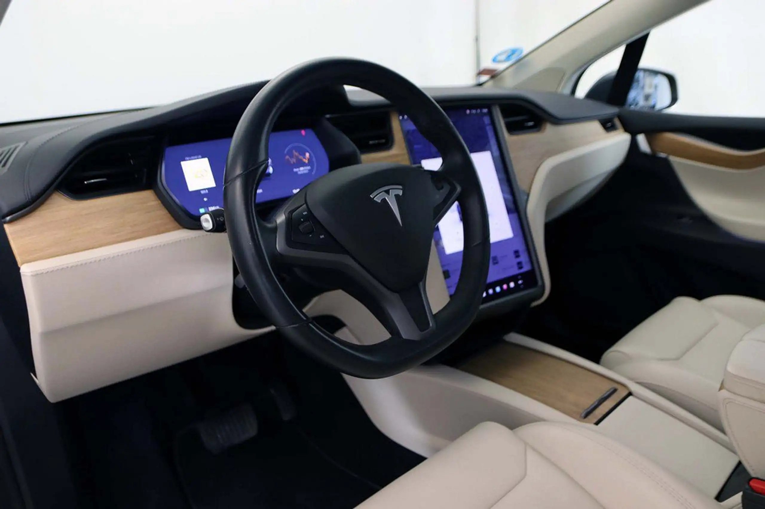 Tesla - Model X