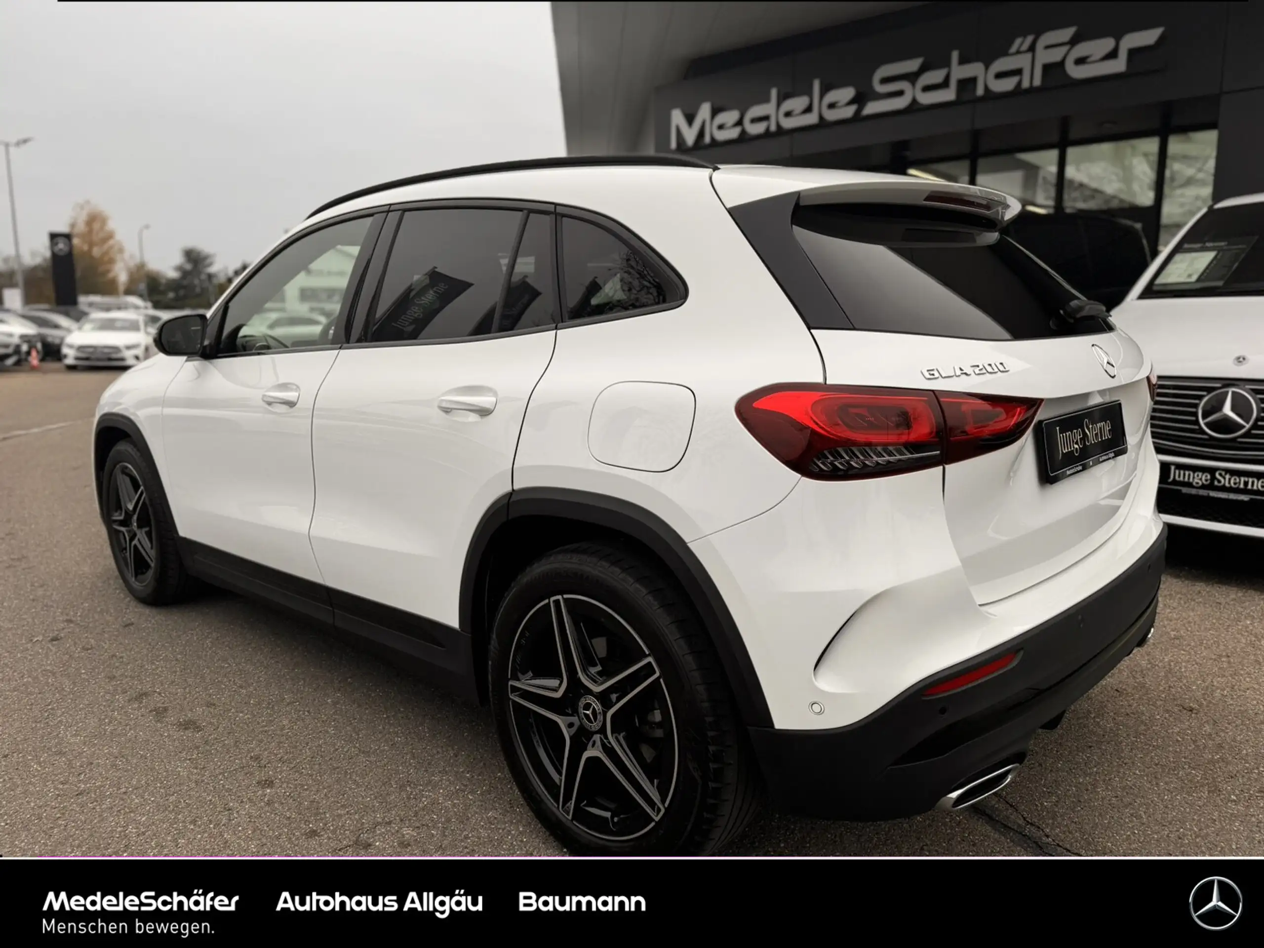 Mercedes-Benz - GLA 200