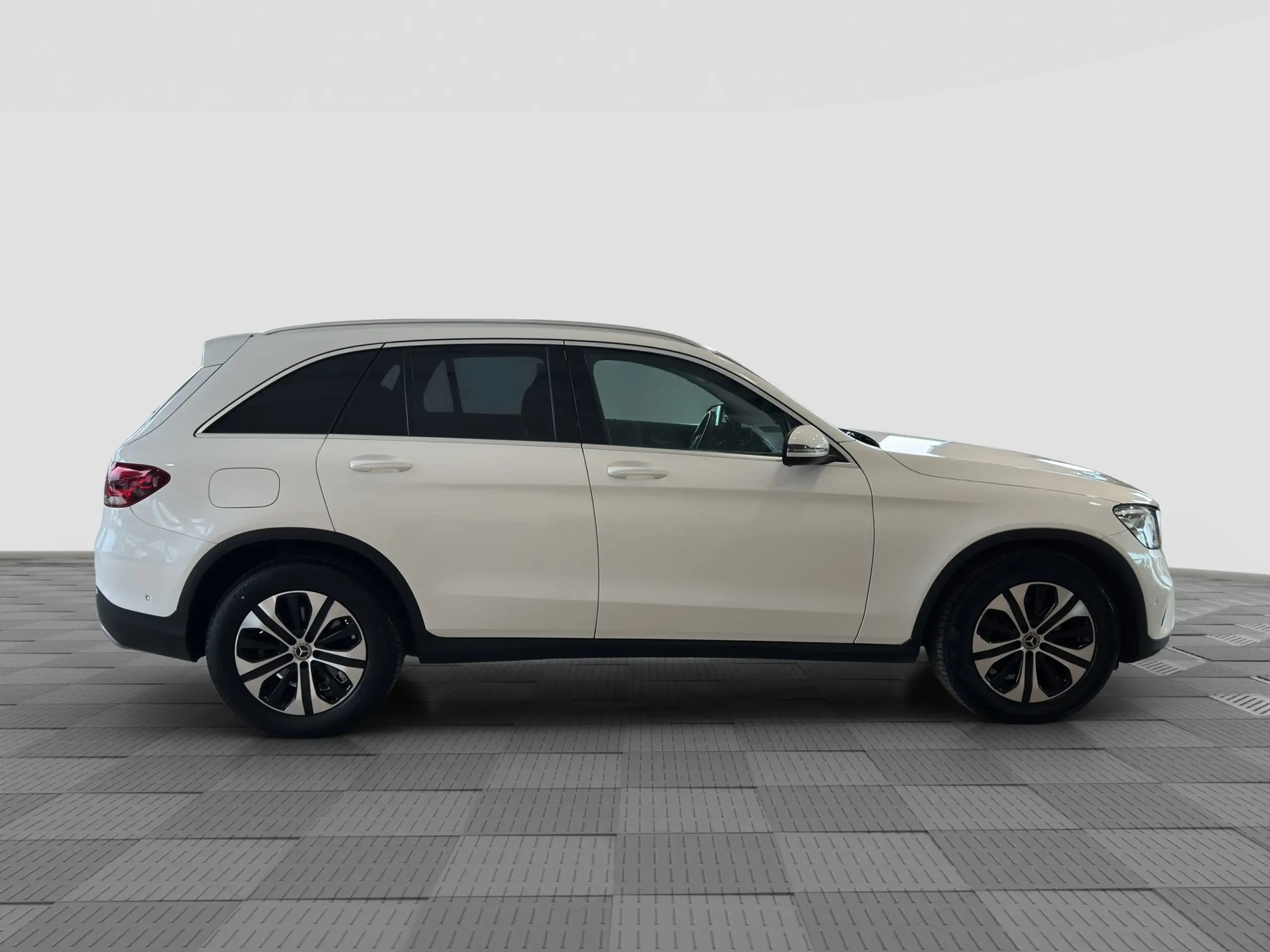 Mercedes-Benz - GLC 220