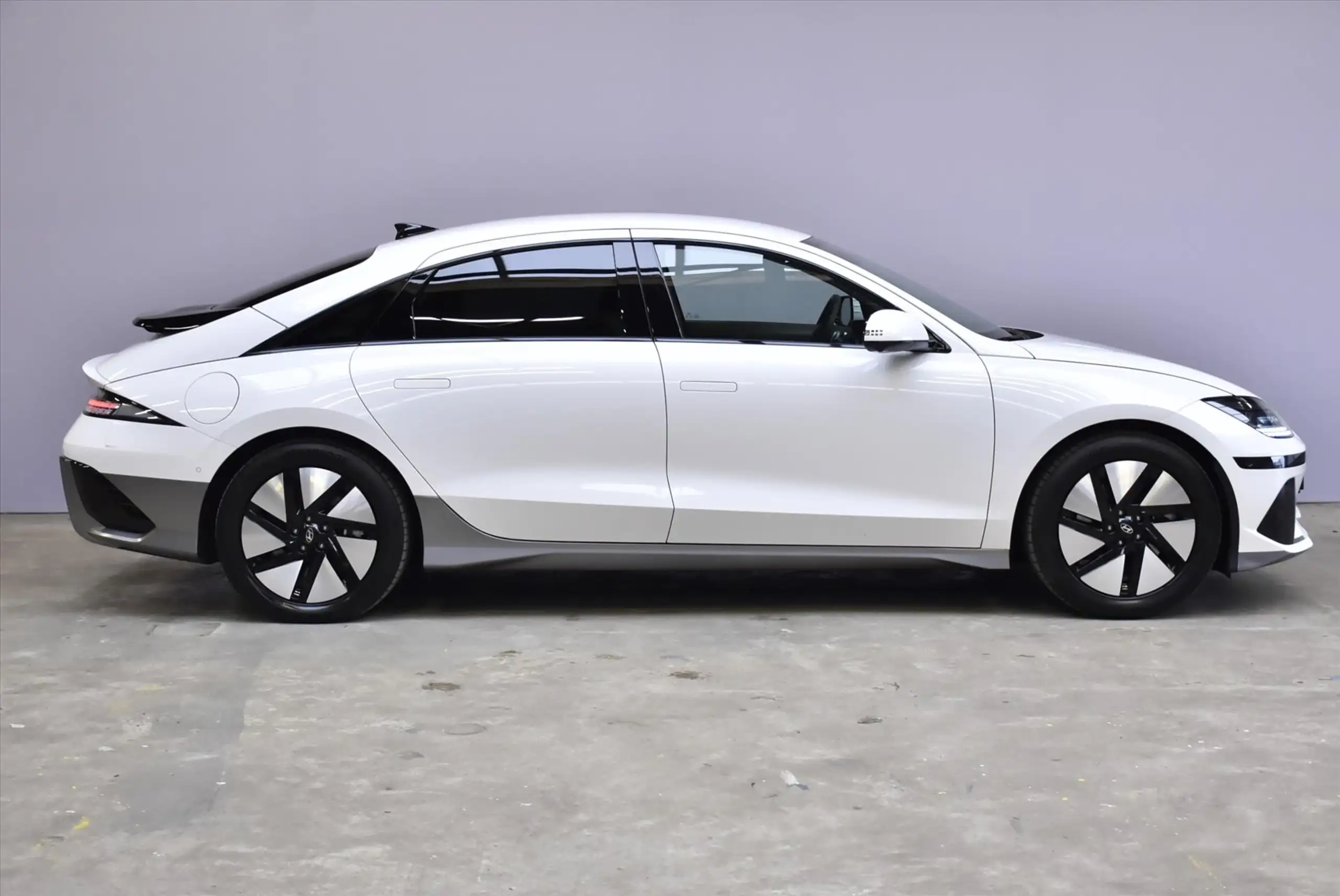 Hyundai - IONIQ 6