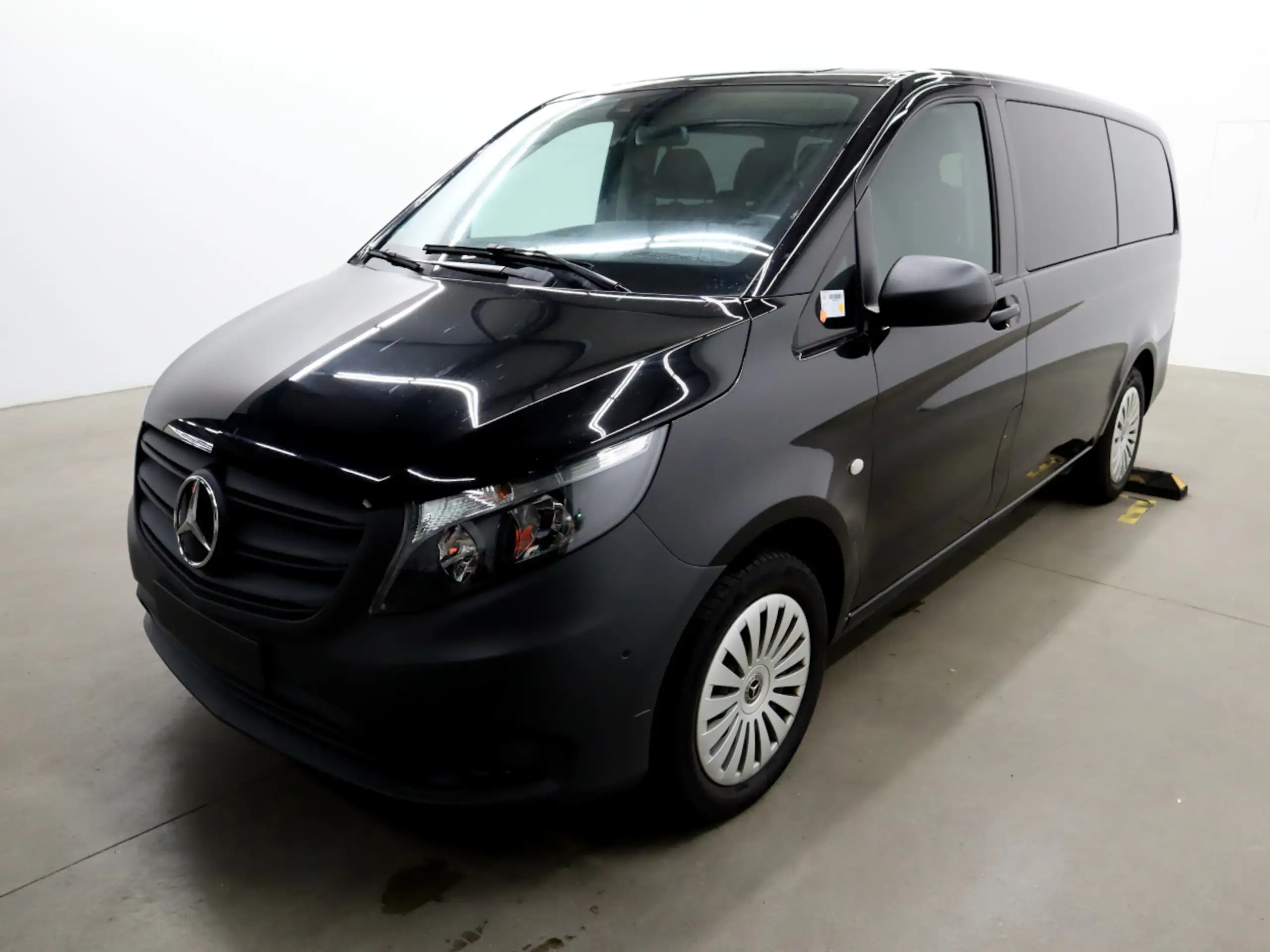 Mercedes-Benz - Vito