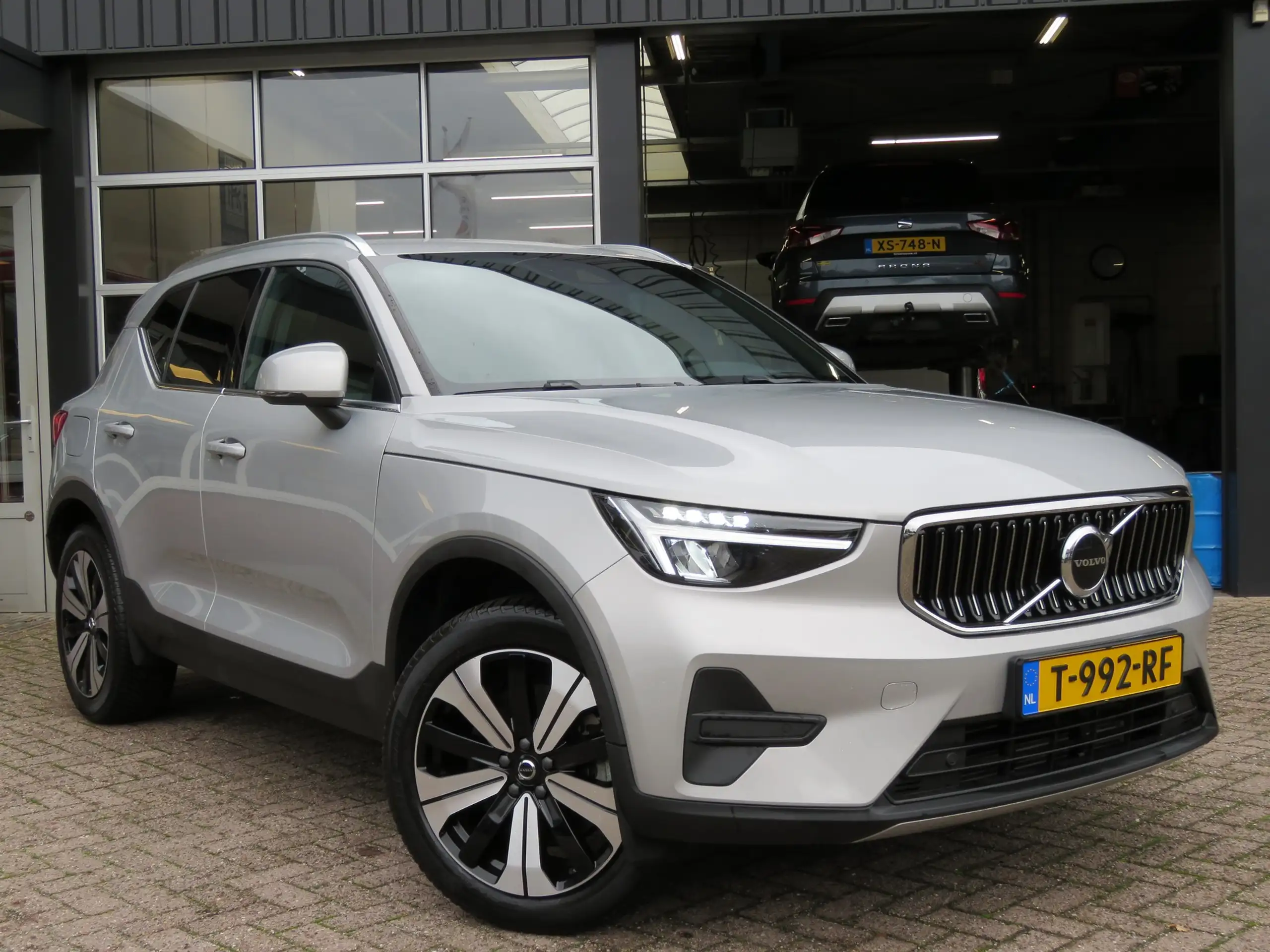 Volvo - XC40