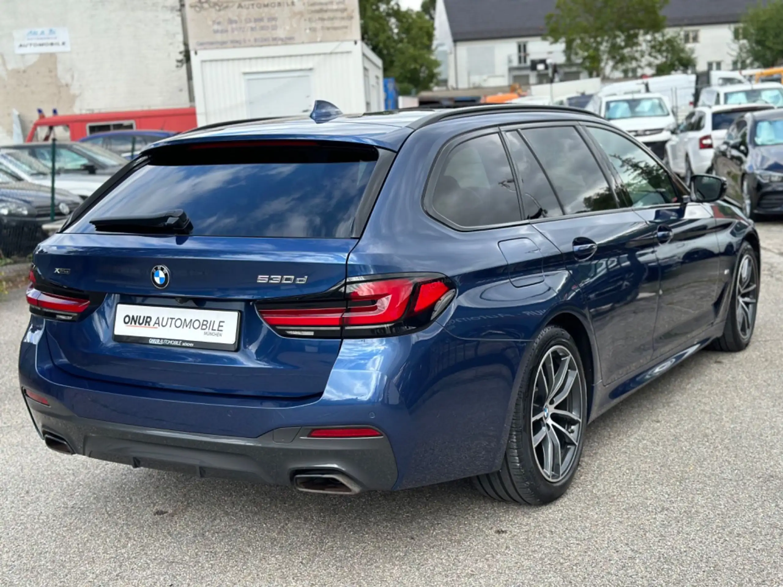 BMW - 530