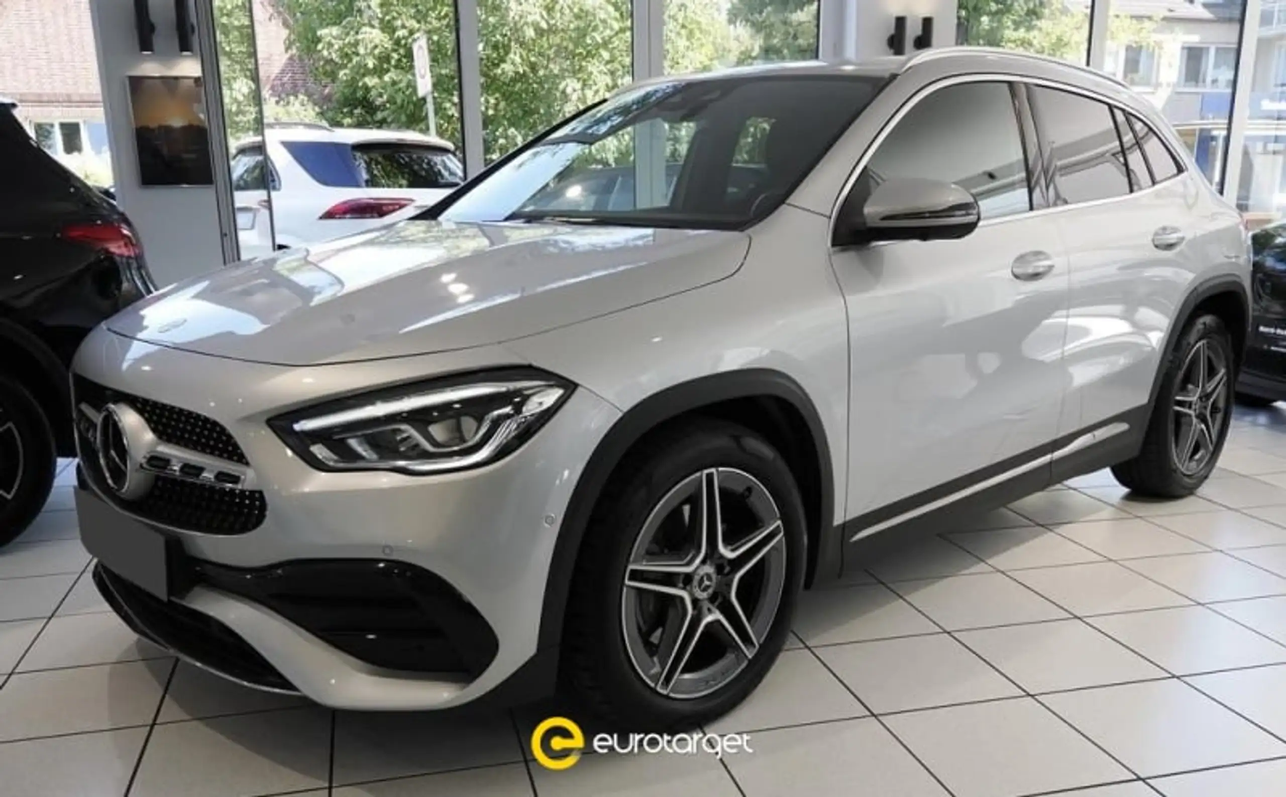 Mercedes-Benz - GLA 200