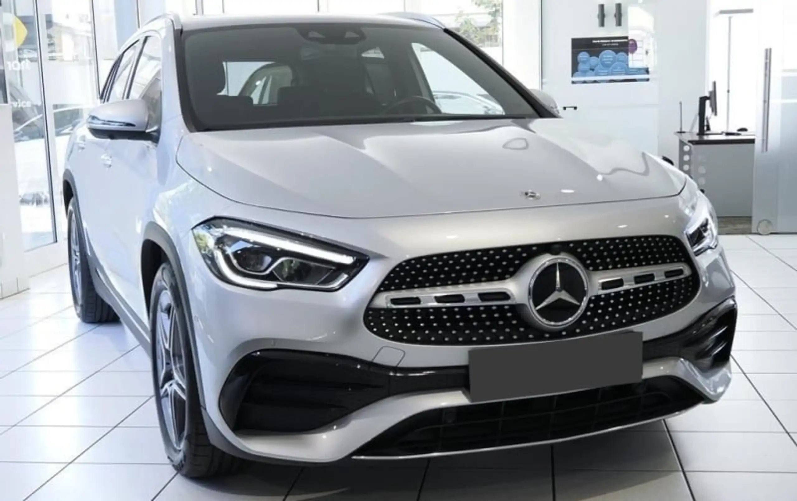 Mercedes-Benz - GLA 200