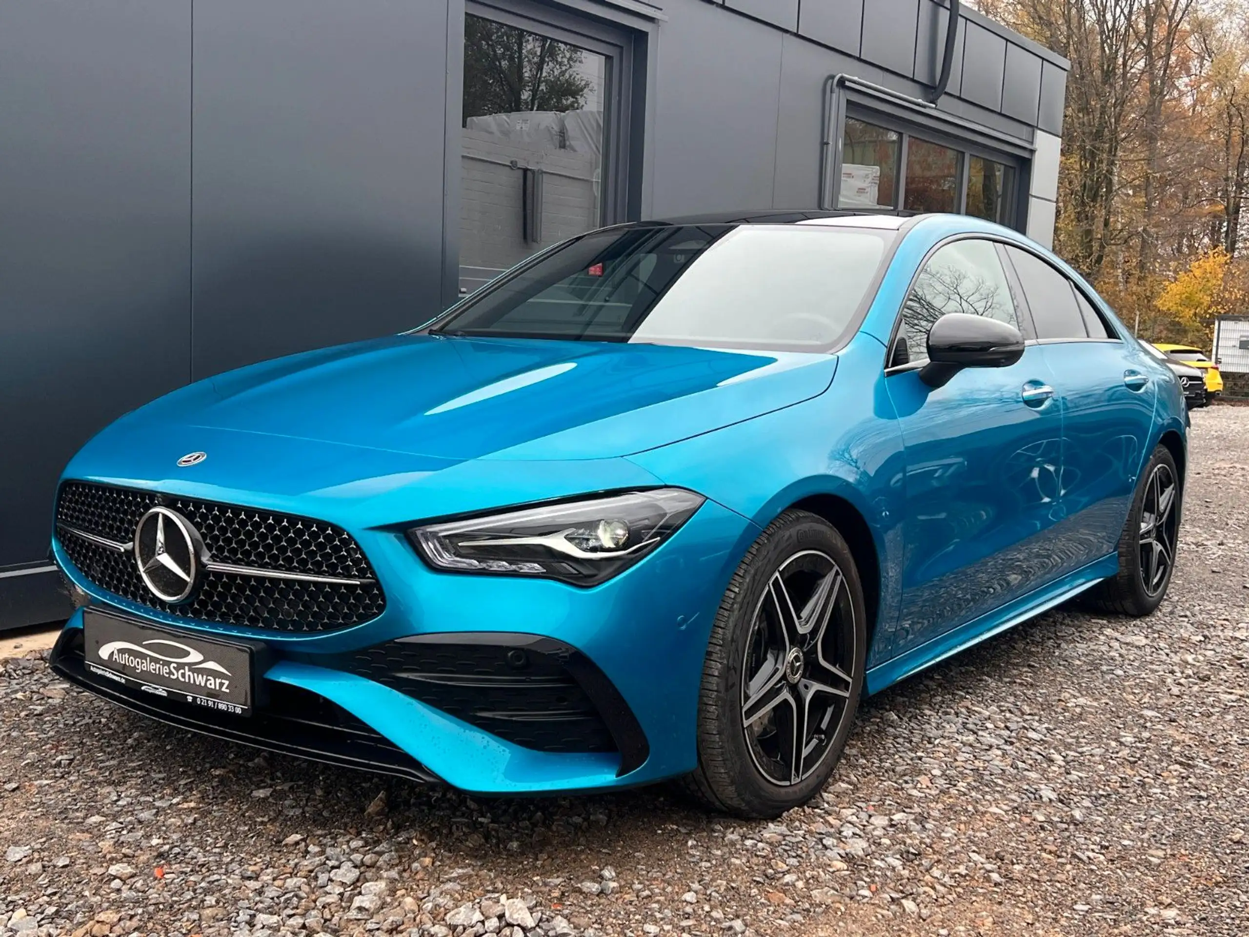 Mercedes-Benz - CLA 200