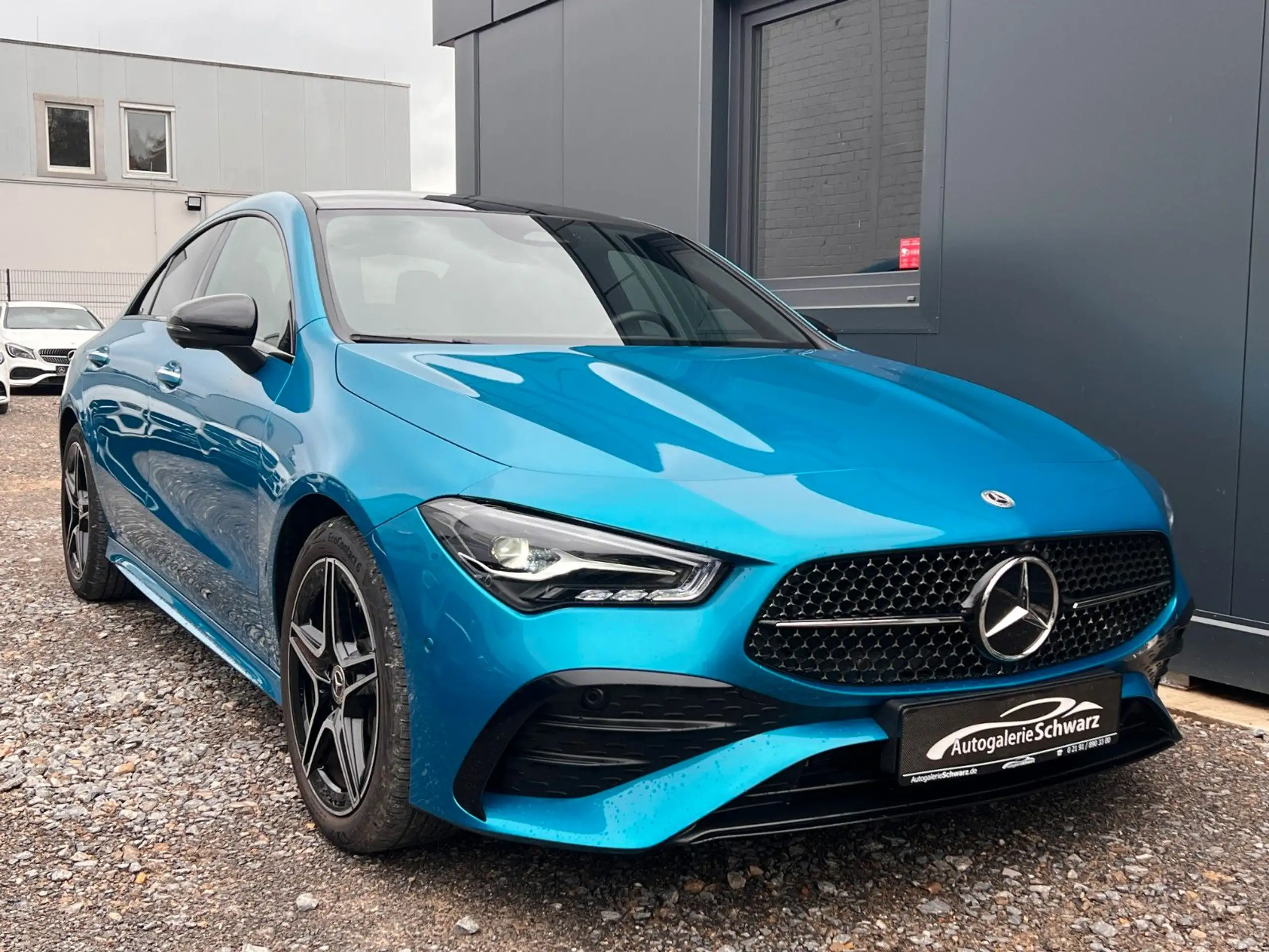 Mercedes-Benz - CLA 200