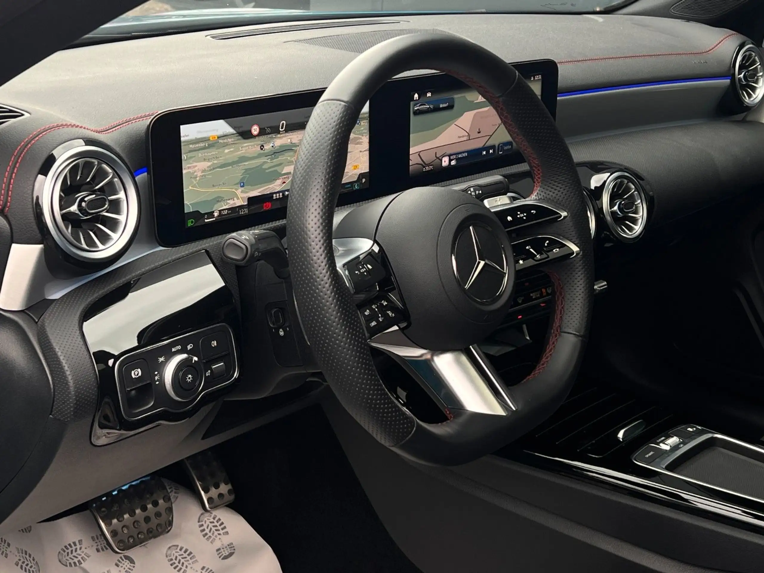 Mercedes-Benz - CLA 200