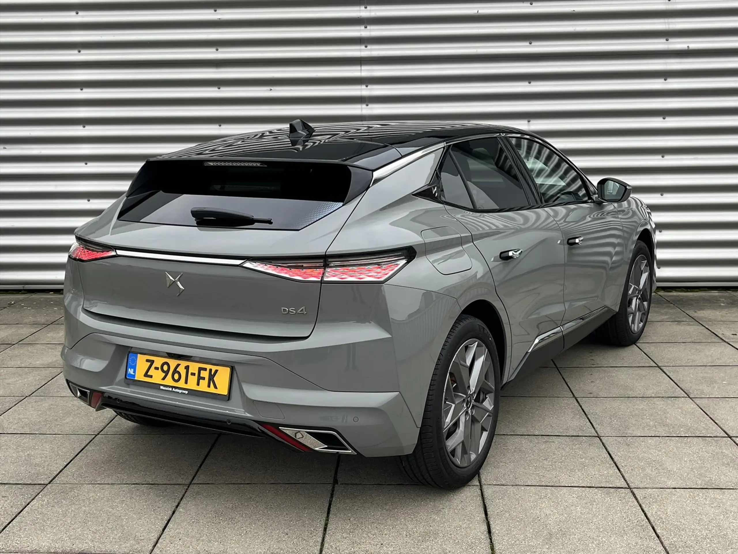 DS Automobiles - DS 4