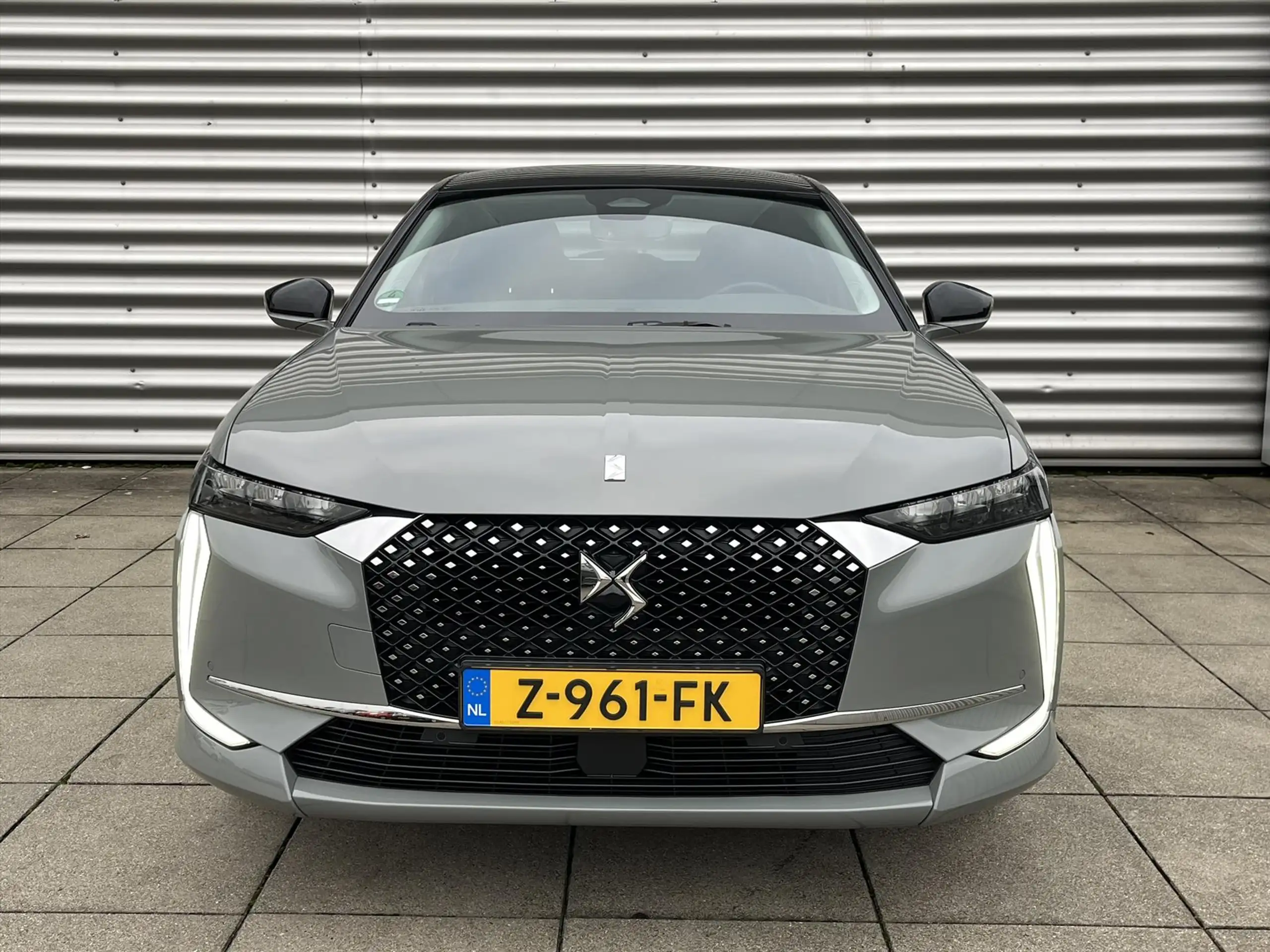 DS Automobiles - DS 4