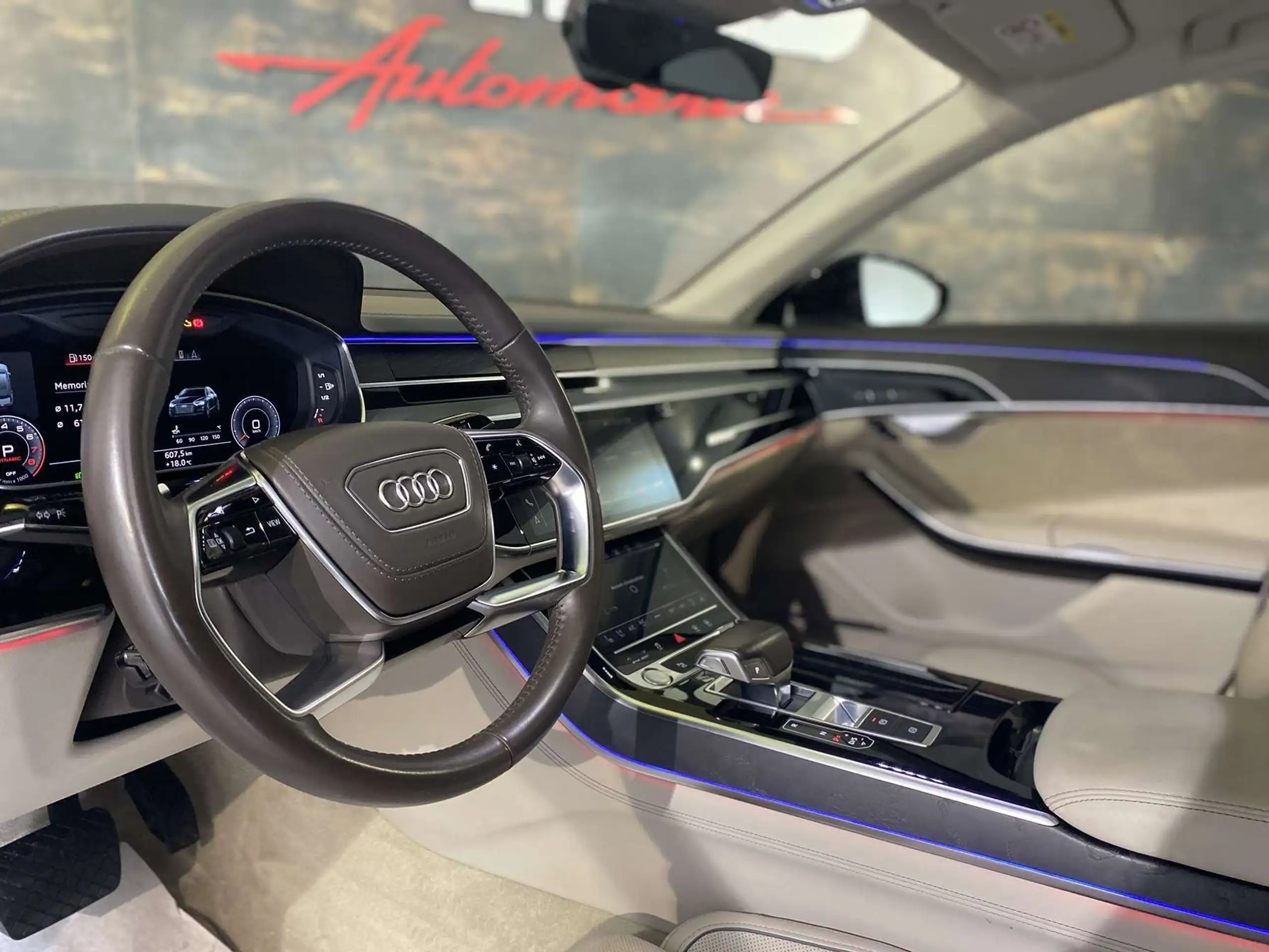 Audi - A8