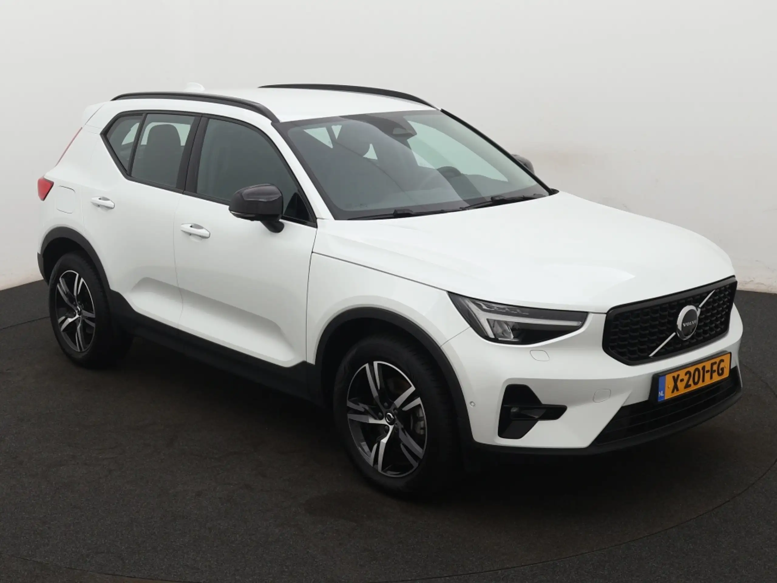 Volvo - XC40