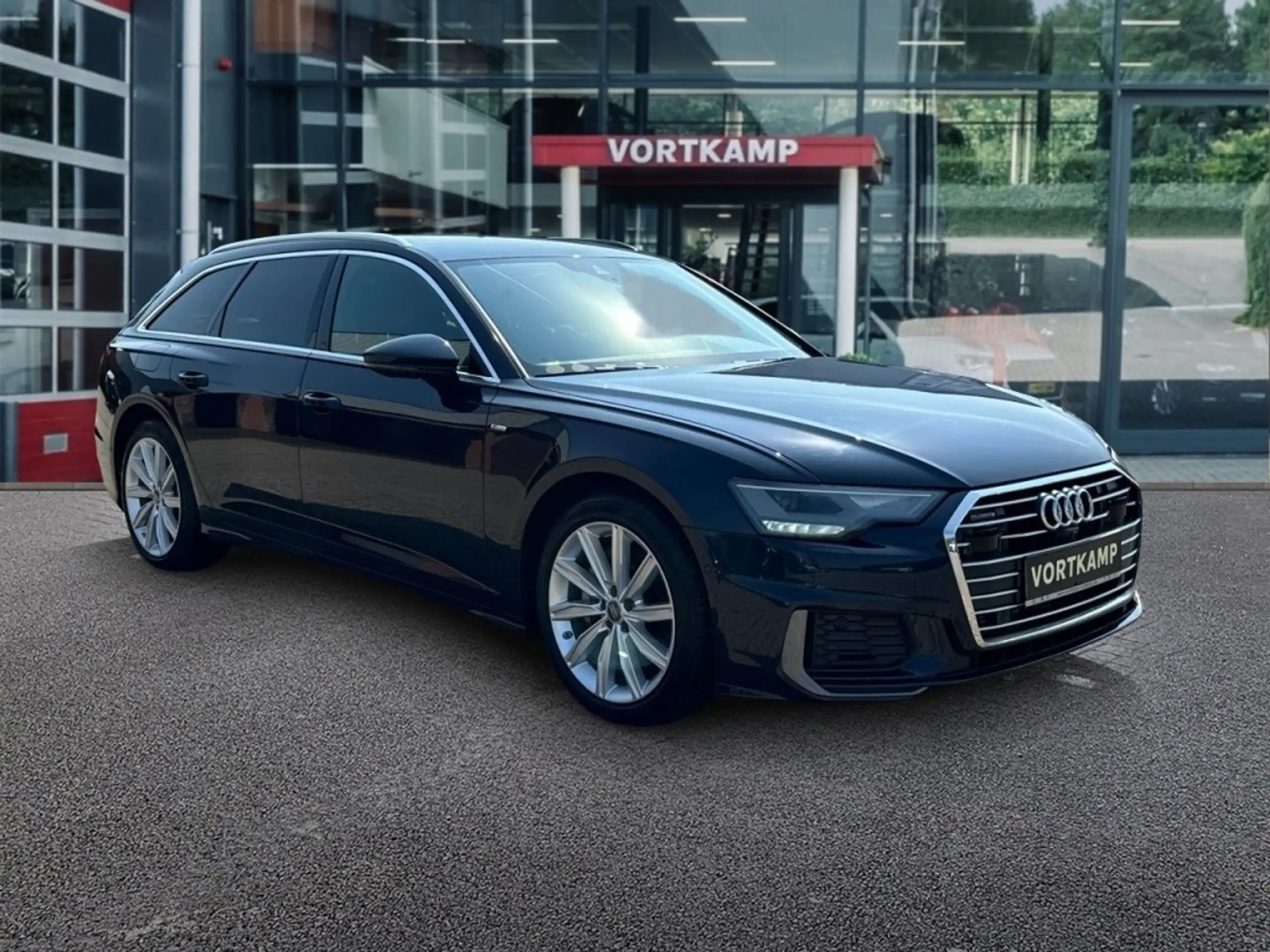 Audi - A6