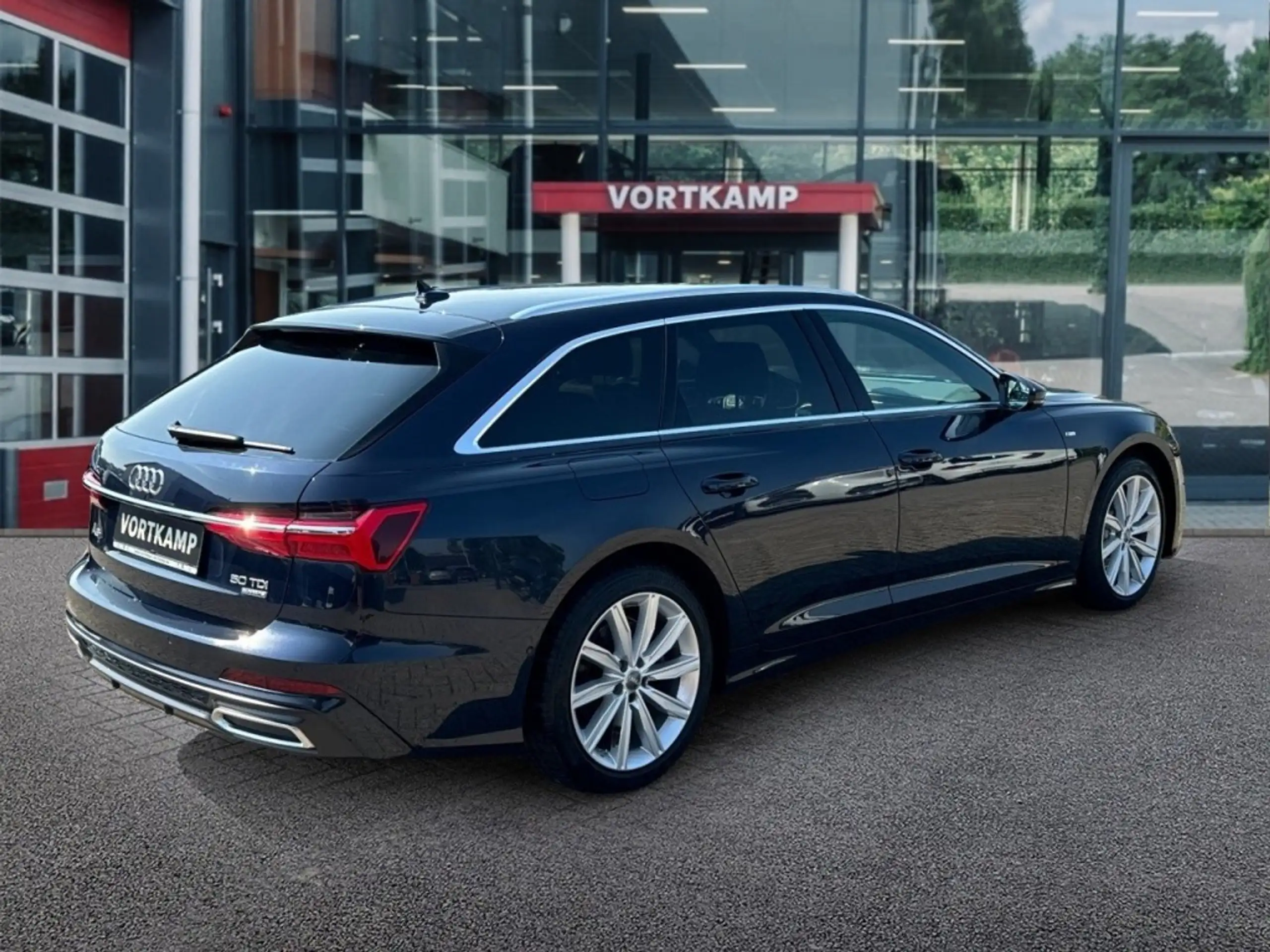 Audi - A6